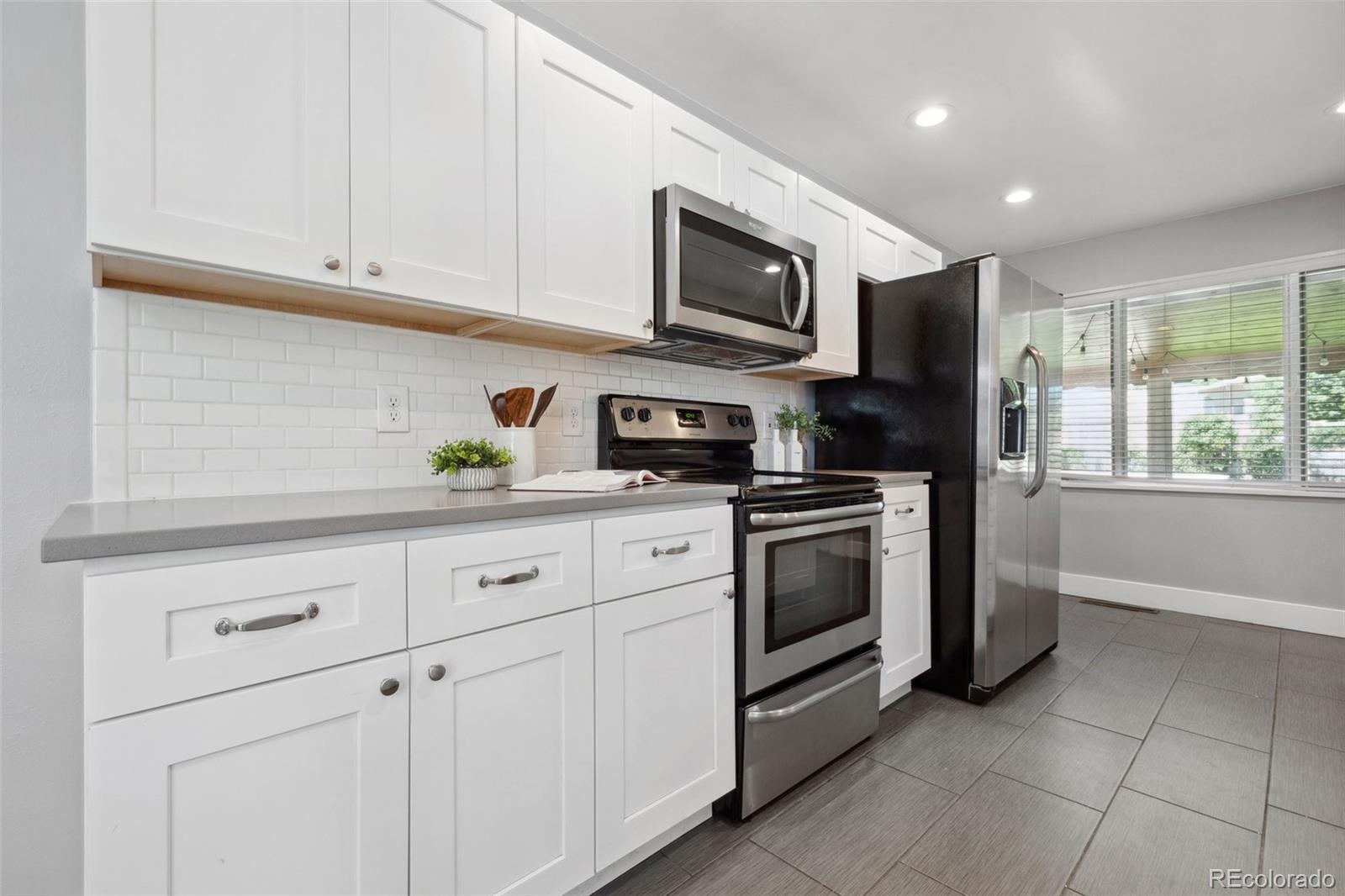 MLS Image #11 for 2261 s vrain street,denver, Colorado