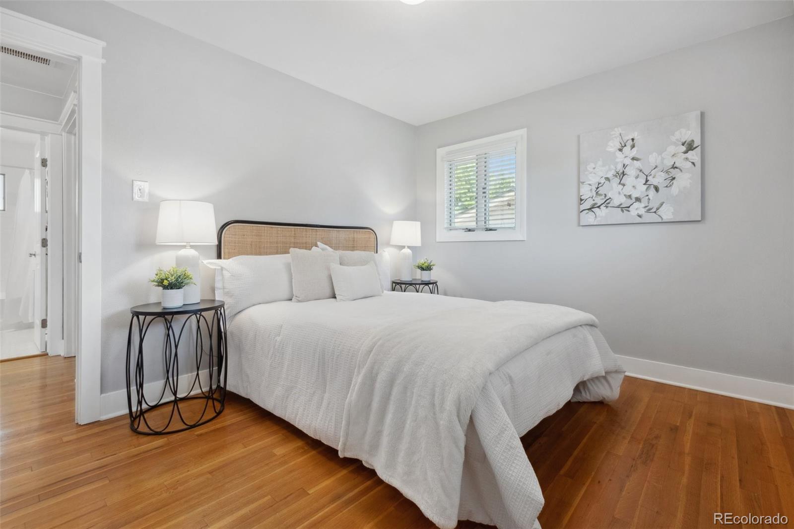 MLS Image #17 for 2261 s vrain street,denver, Colorado