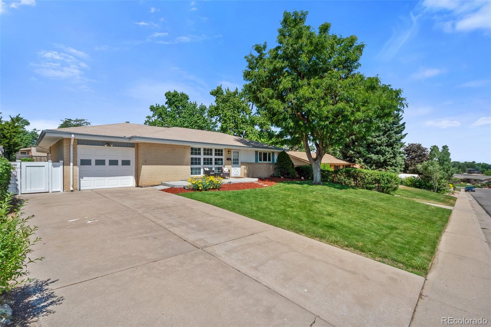 MLS Image #2 for 2261 s vrain street,denver, Colorado