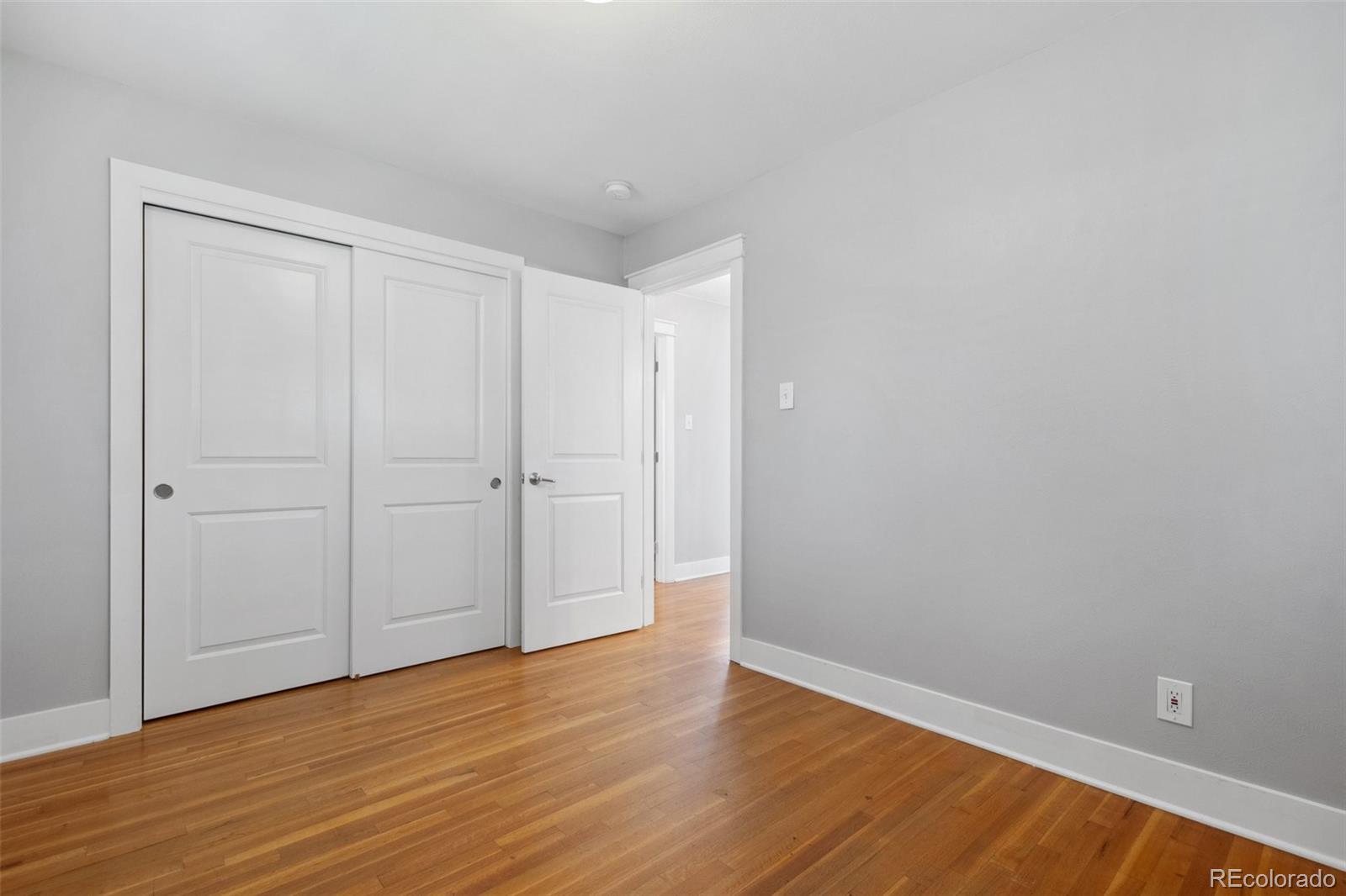MLS Image #23 for 2261 s vrain street,denver, Colorado