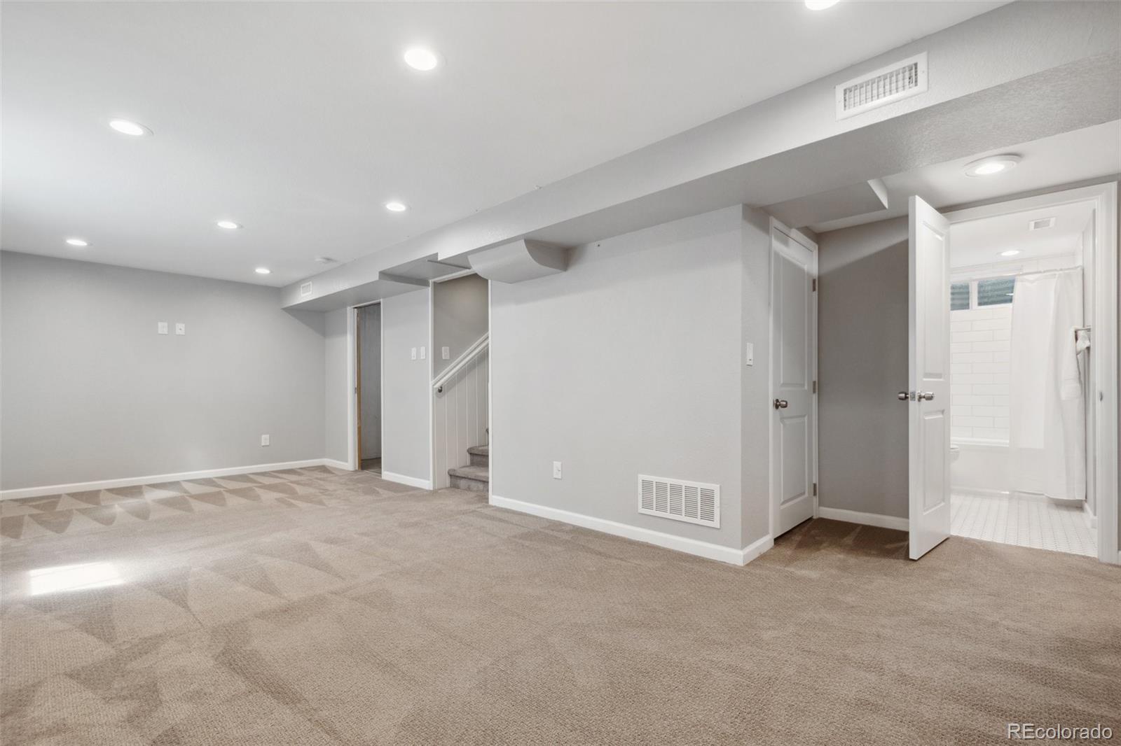 MLS Image #24 for 2261 s vrain street,denver, Colorado