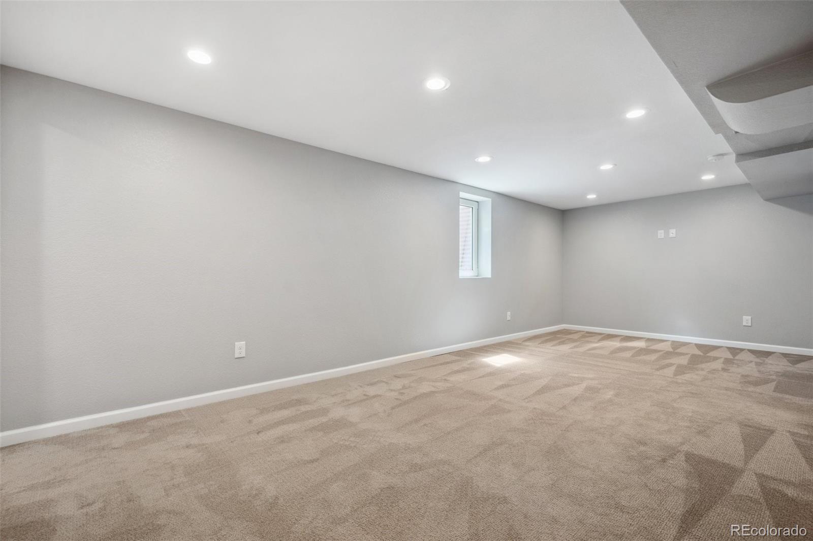 MLS Image #27 for 2261 s vrain street,denver, Colorado
