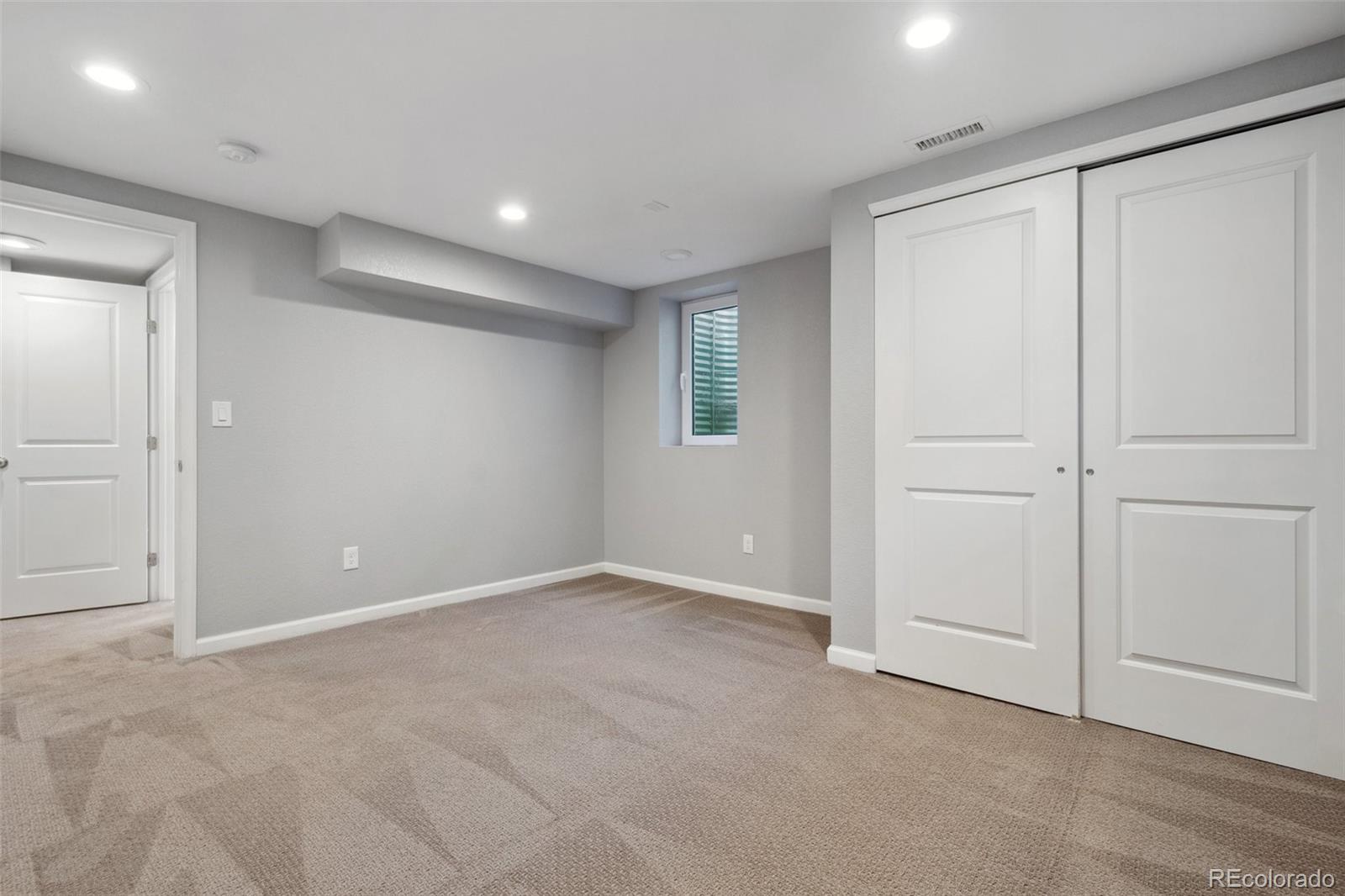 MLS Image #29 for 2261 s vrain street,denver, Colorado