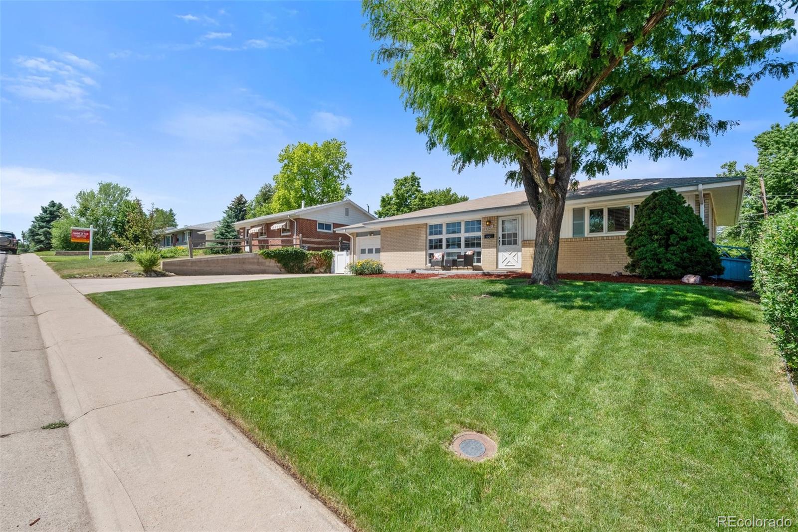MLS Image #3 for 2261 s vrain street,denver, Colorado