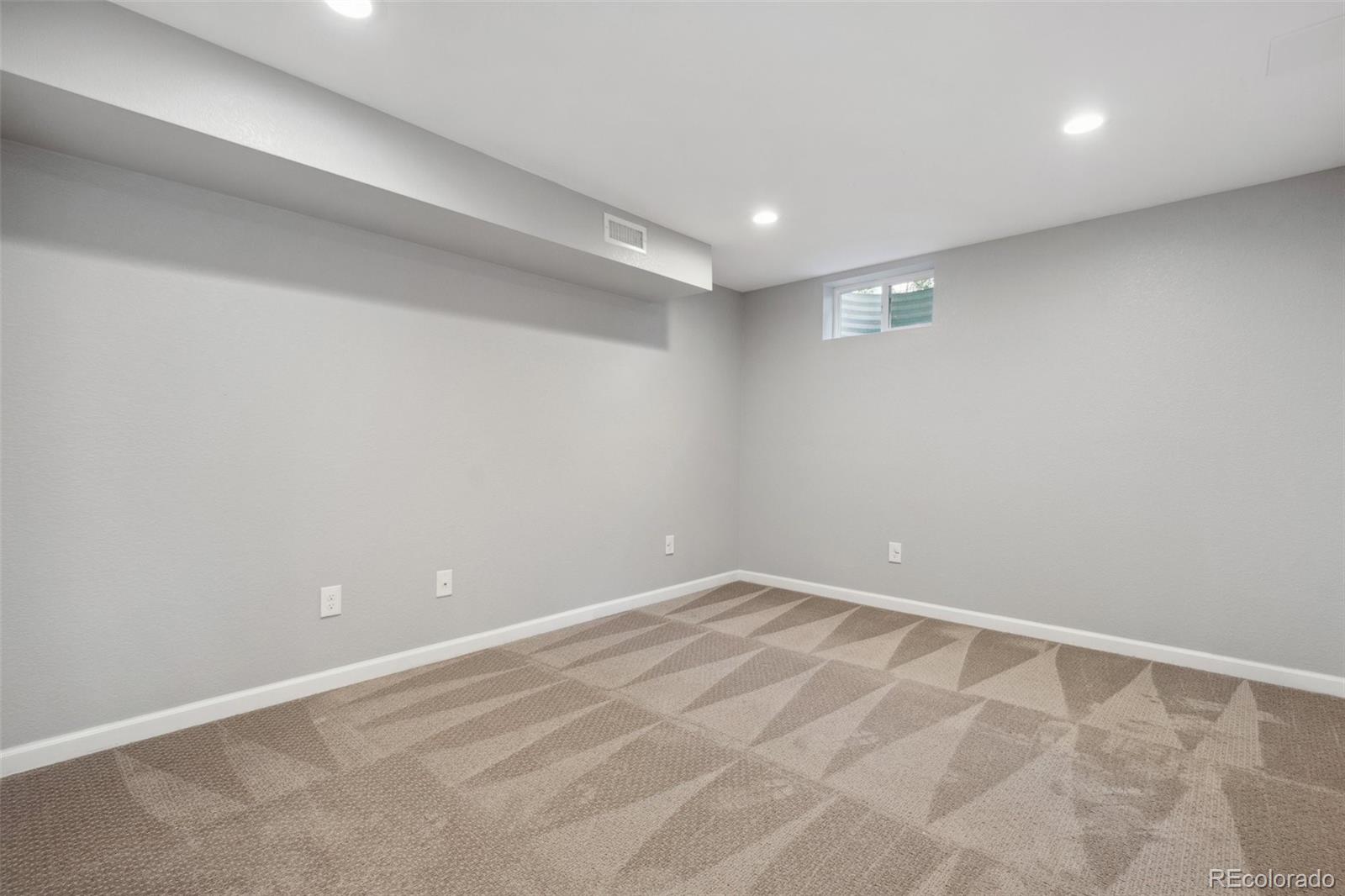 MLS Image #31 for 2261 s vrain street,denver, Colorado