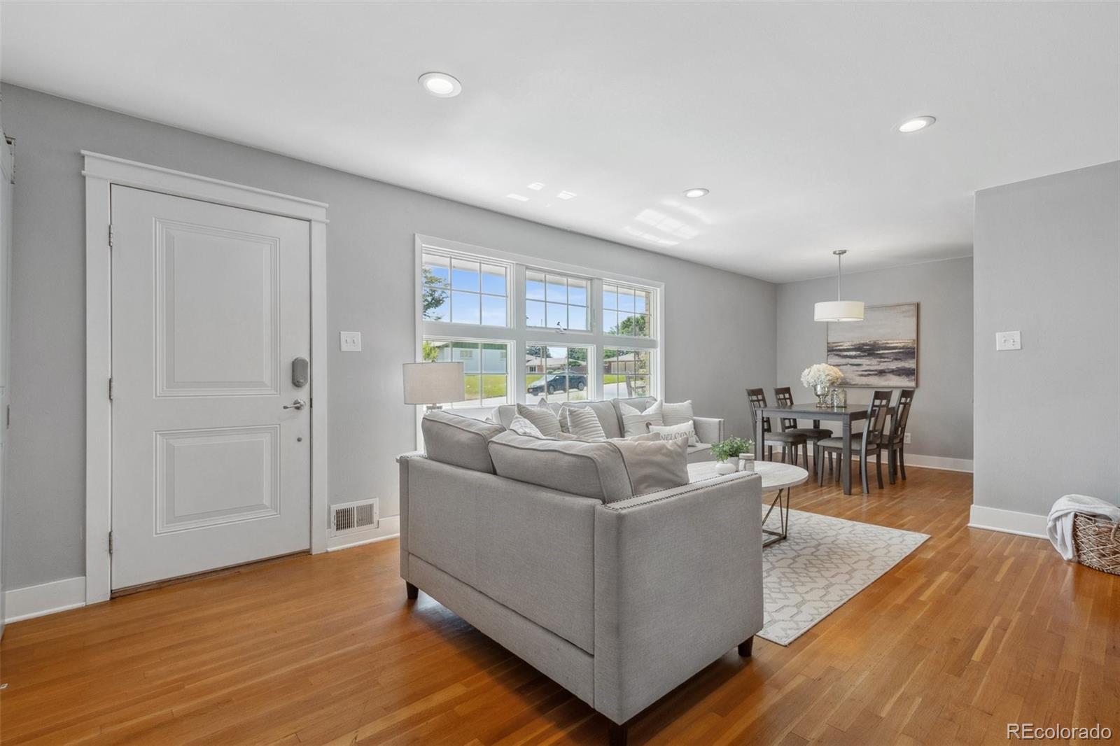 MLS Image #4 for 2261 s vrain street,denver, Colorado