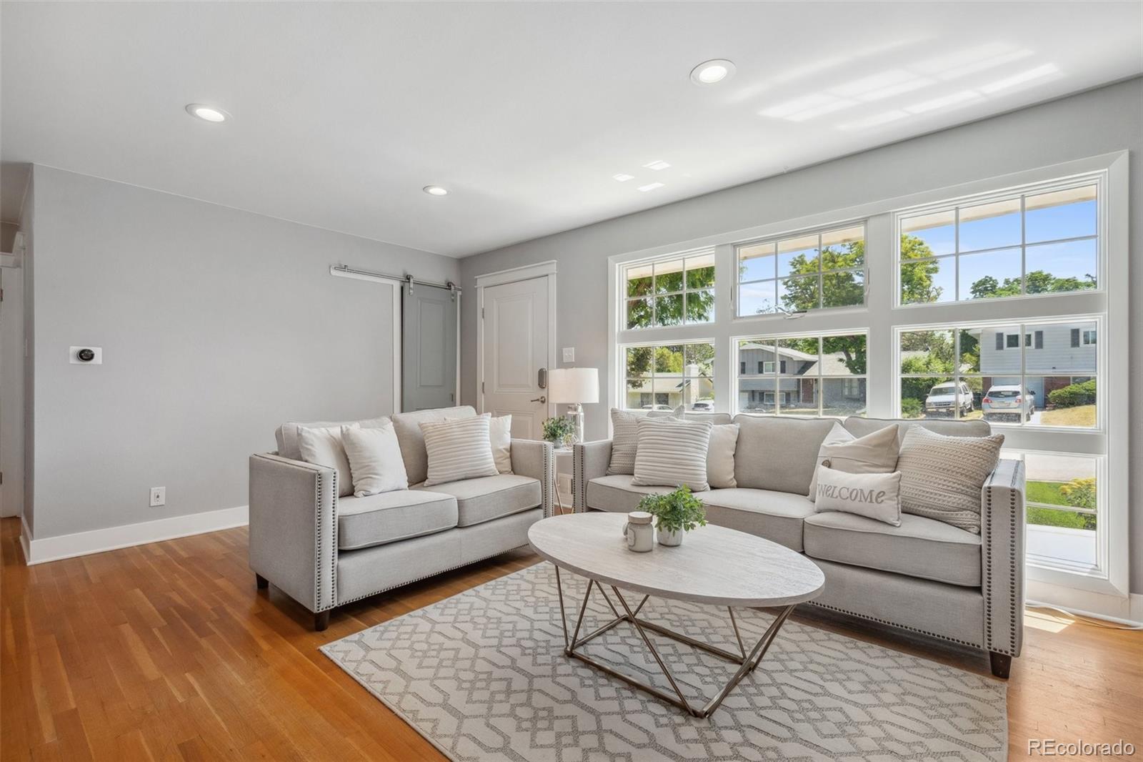 MLS Image #6 for 2261 s vrain street,denver, Colorado