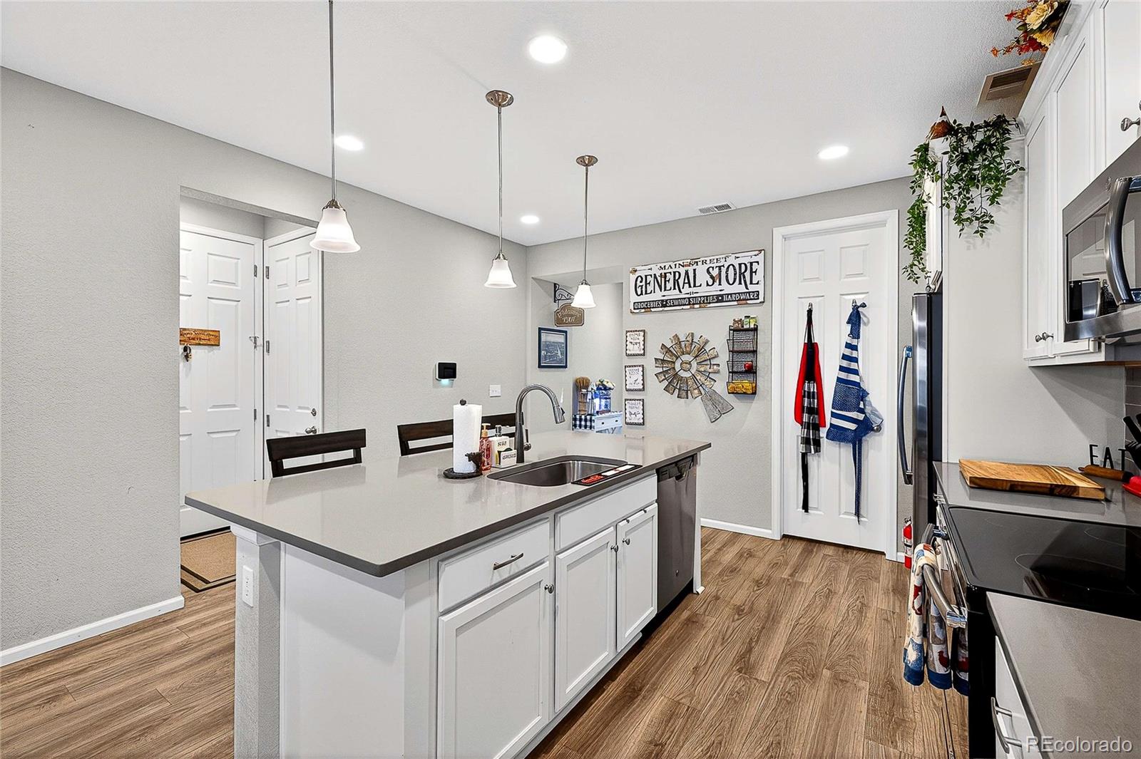 MLS Image #13 for 26811 e byers avenue,aurora, Colorado