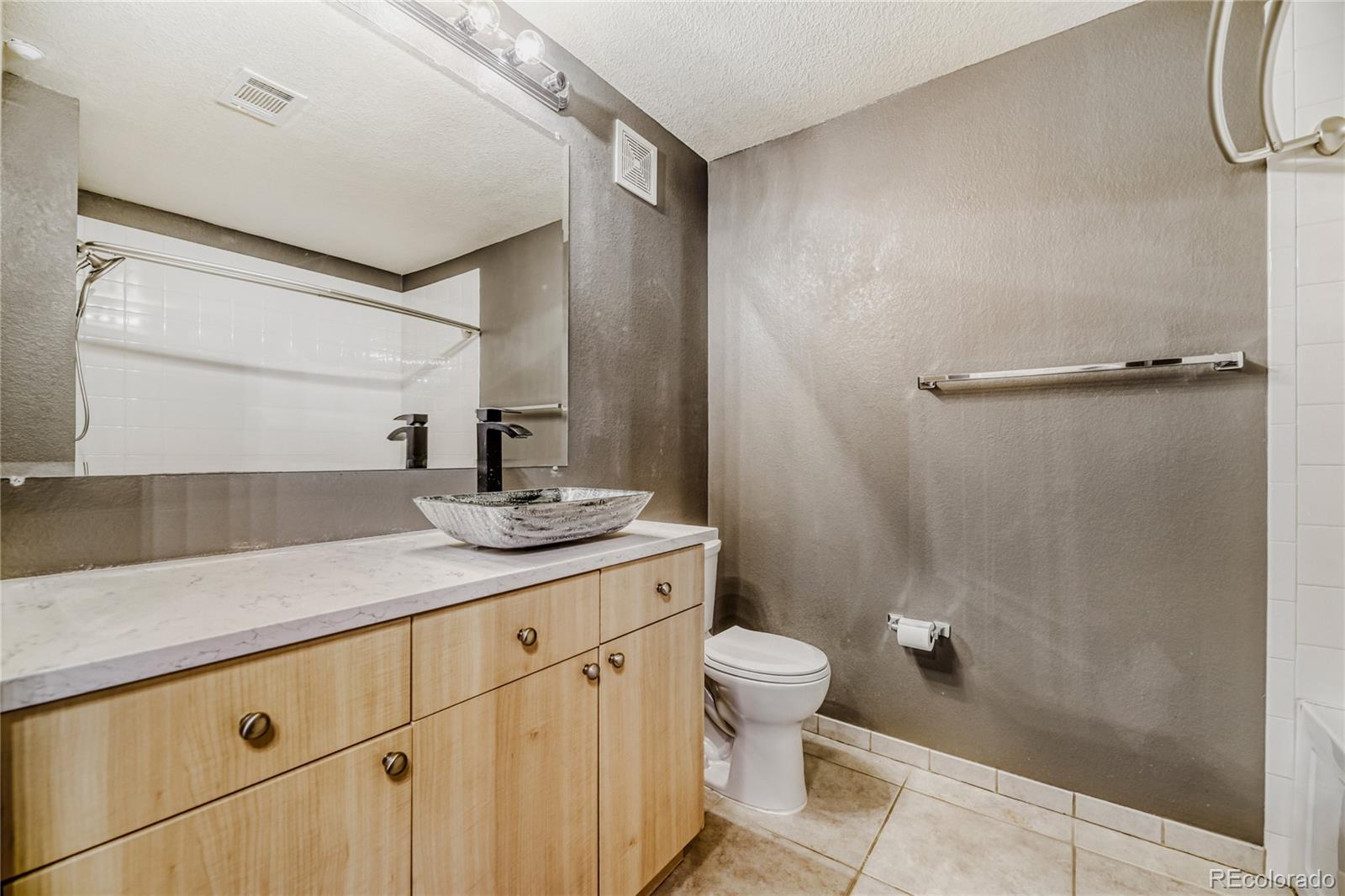 MLS Image #15 for 5677 s park place d302,englewood, Colorado