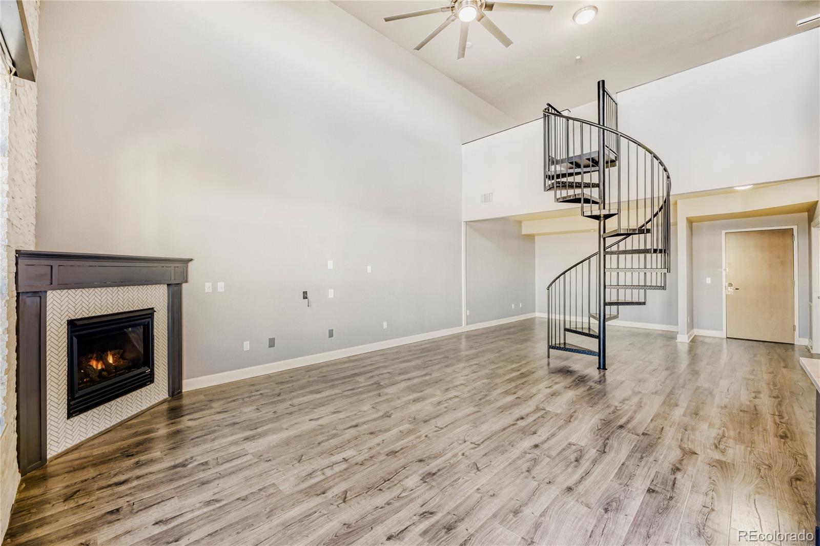 MLS Image #6 for 5677 s park place d302,englewood, Colorado