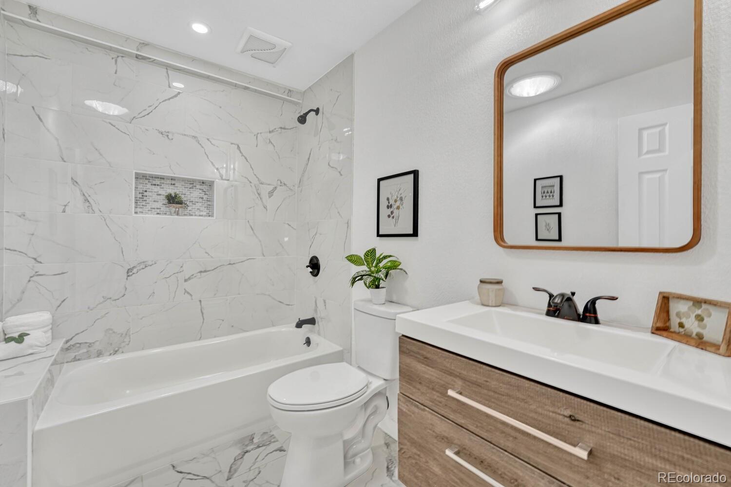 MLS Image #19 for 1420 s ivy way,denver, Colorado