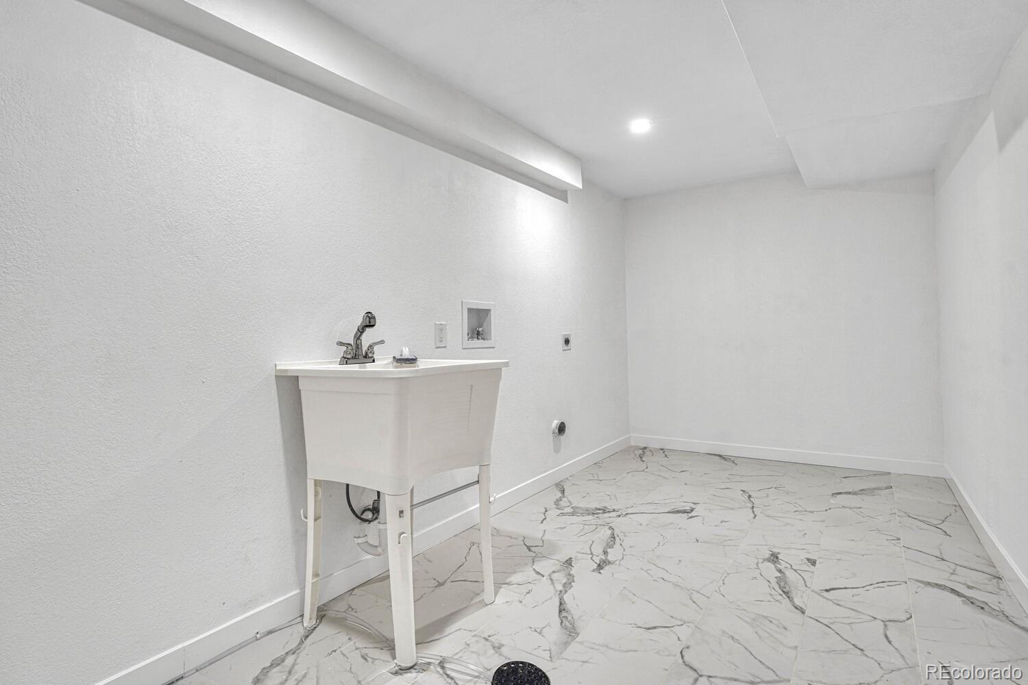 MLS Image #28 for 1420 s ivy way,denver, Colorado