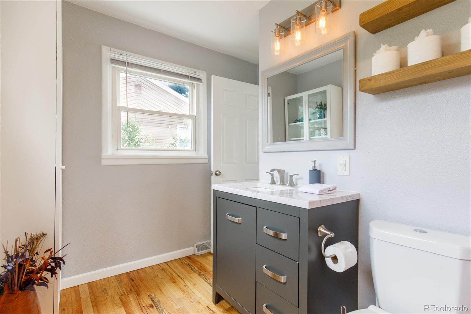 MLS Image #12 for 124 s utica street,denver, Colorado