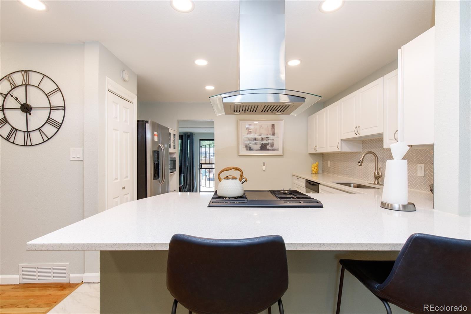 MLS Image #4 for 124 s utica street,denver, Colorado