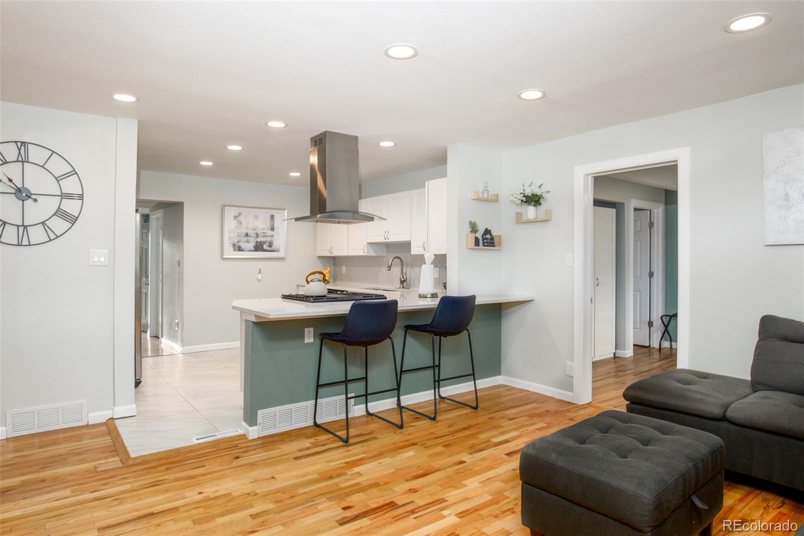 MLS Image #6 for 124 s utica street,denver, Colorado