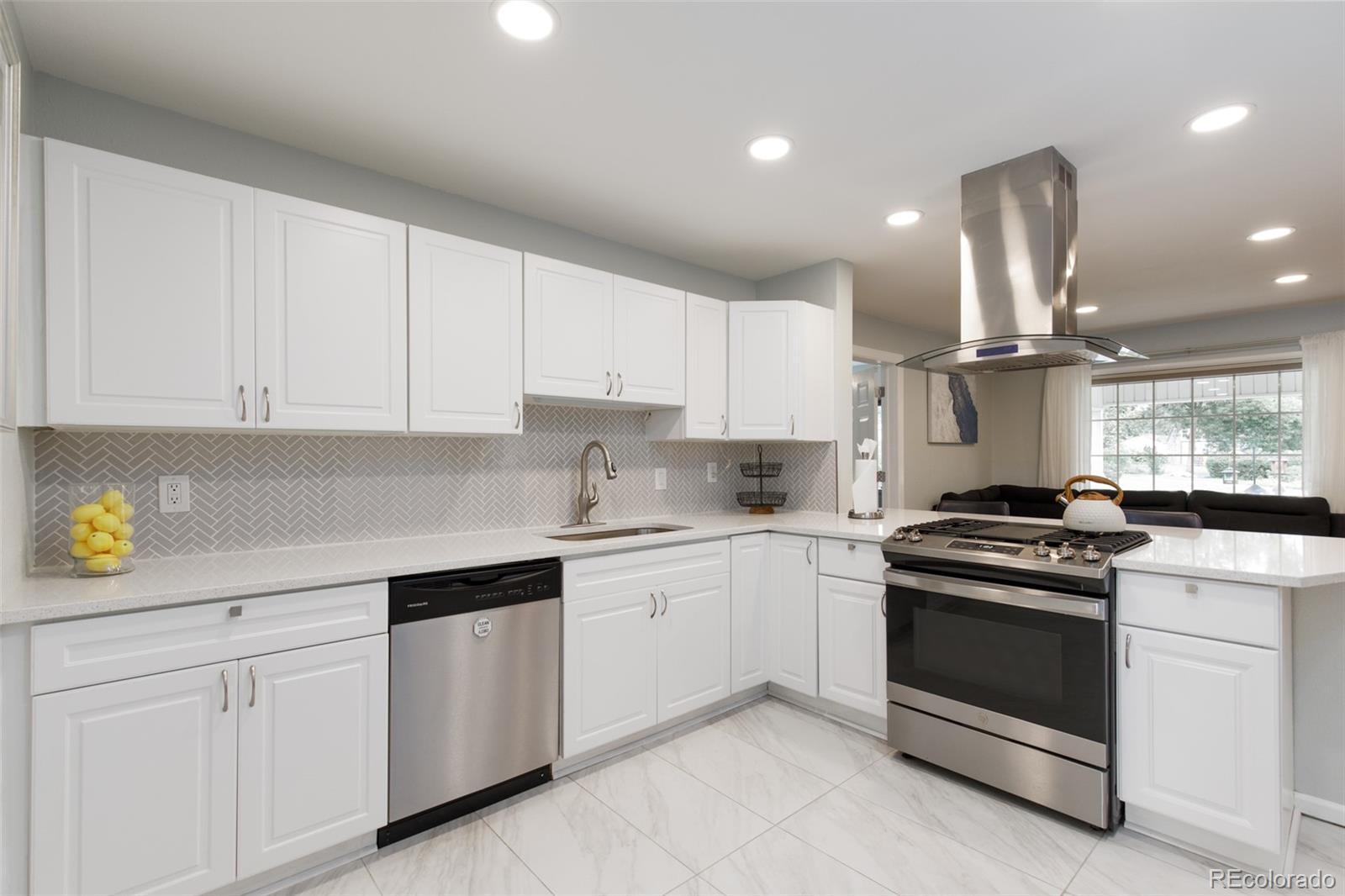 MLS Image #8 for 124 s utica street,denver, Colorado