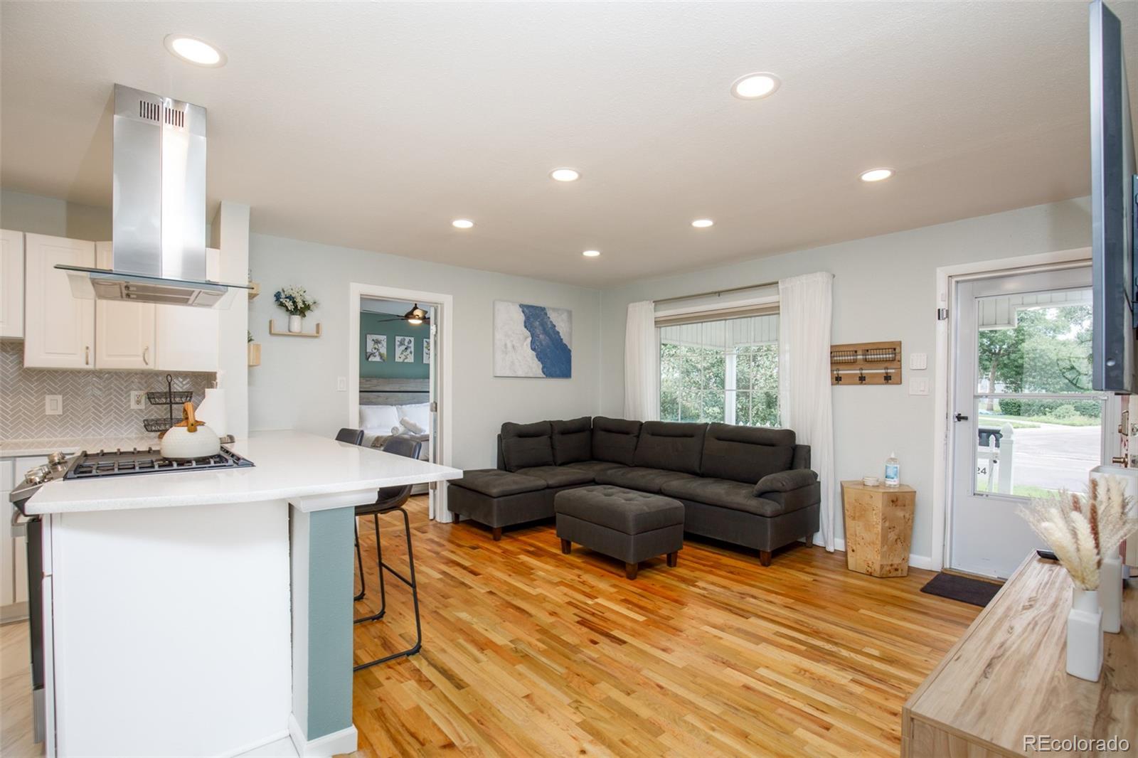 MLS Image #9 for 124 s utica street,denver, Colorado
