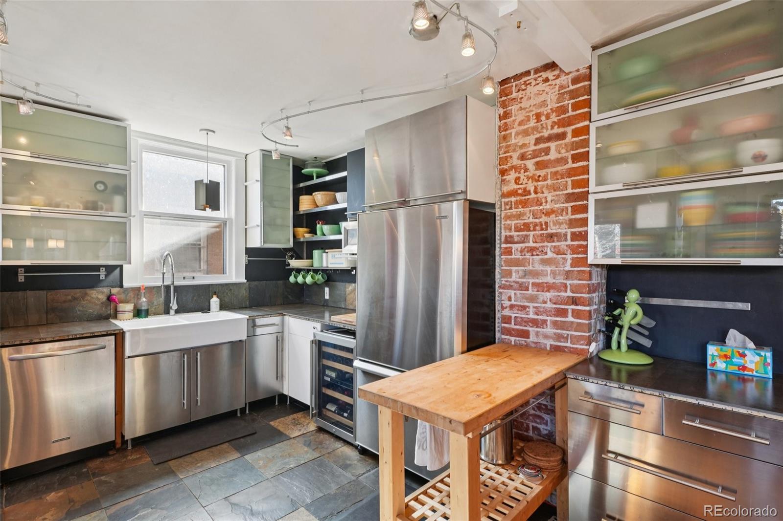 MLS Image #14 for 628  harrison street,denver, Colorado