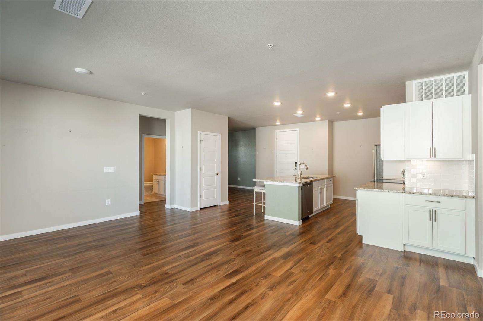 MLS Image #6 for 460 e fremont place 309,centennial, Colorado
