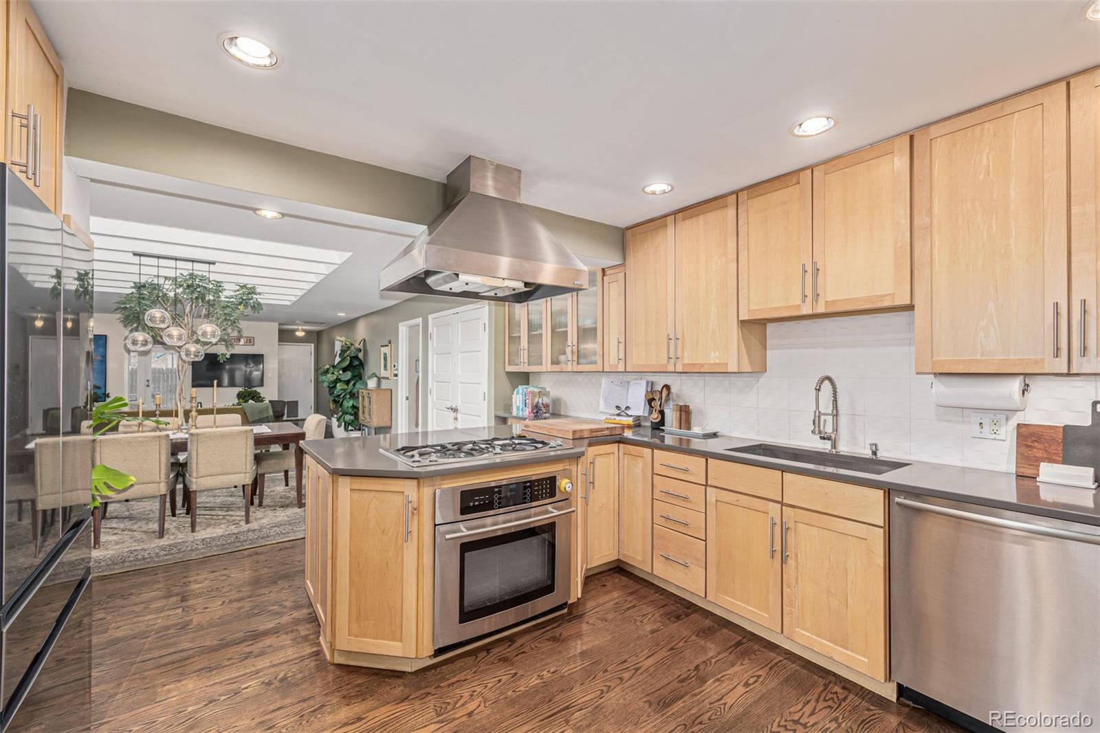 MLS Image #9 for 1227  elm street,denver, Colorado