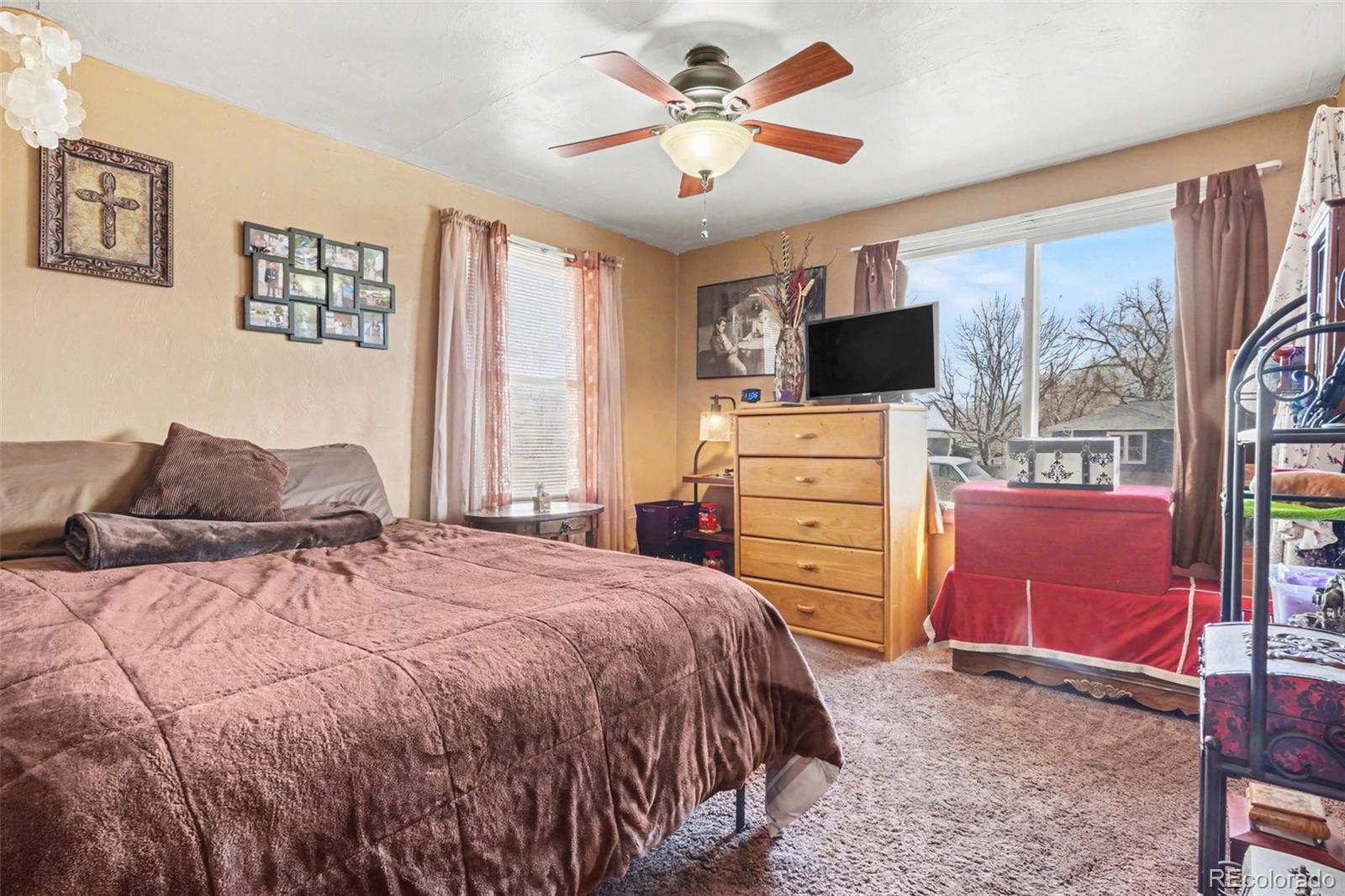 MLS Image #10 for 945 s eliot street,denver, Colorado