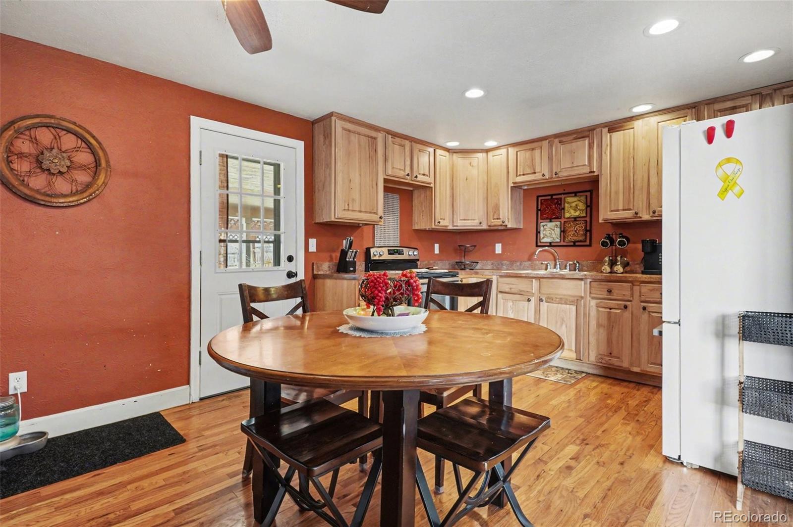 MLS Image #5 for 945 s eliot street,denver, Colorado