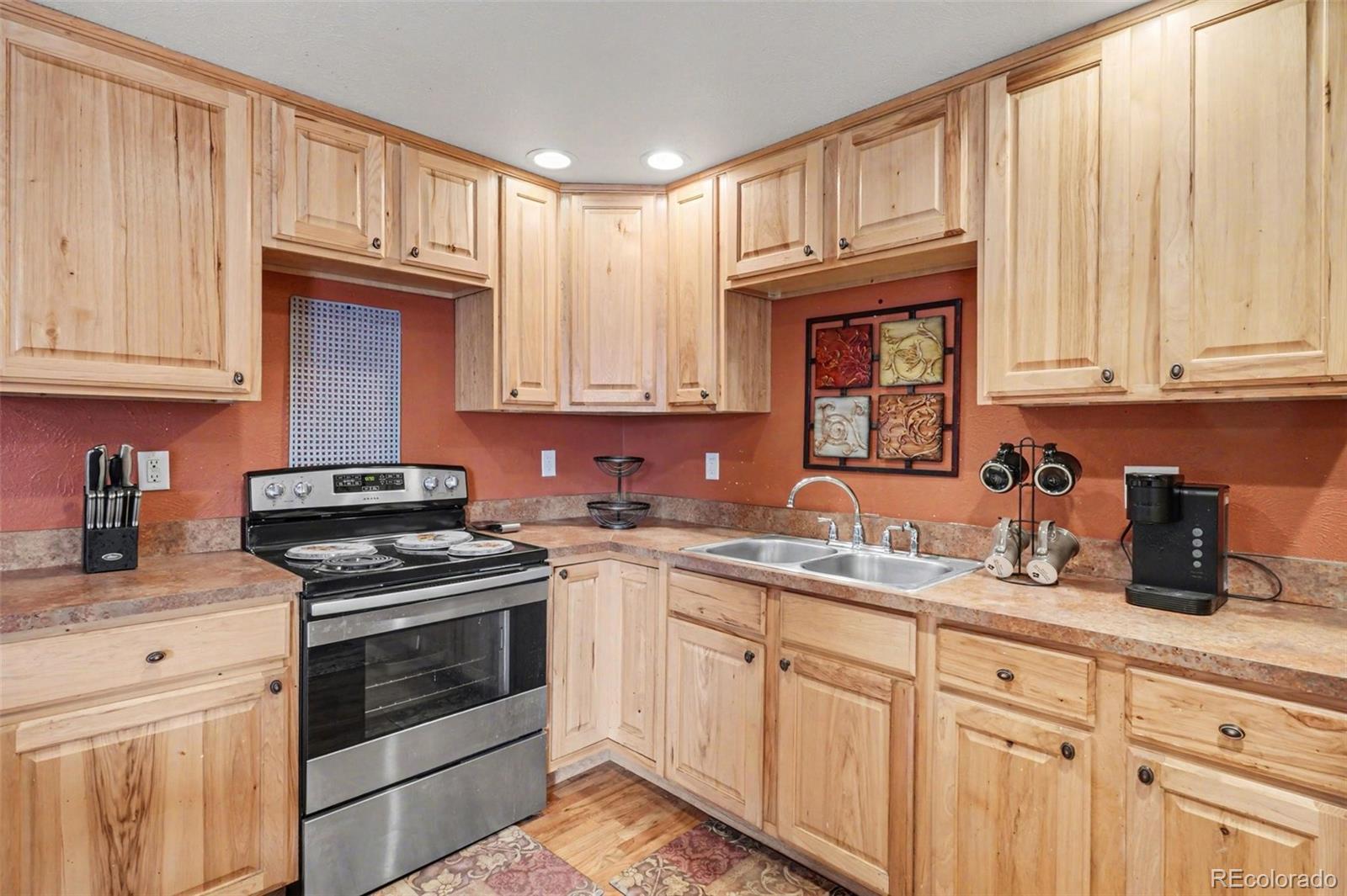 MLS Image #6 for 945 s eliot street,denver, Colorado