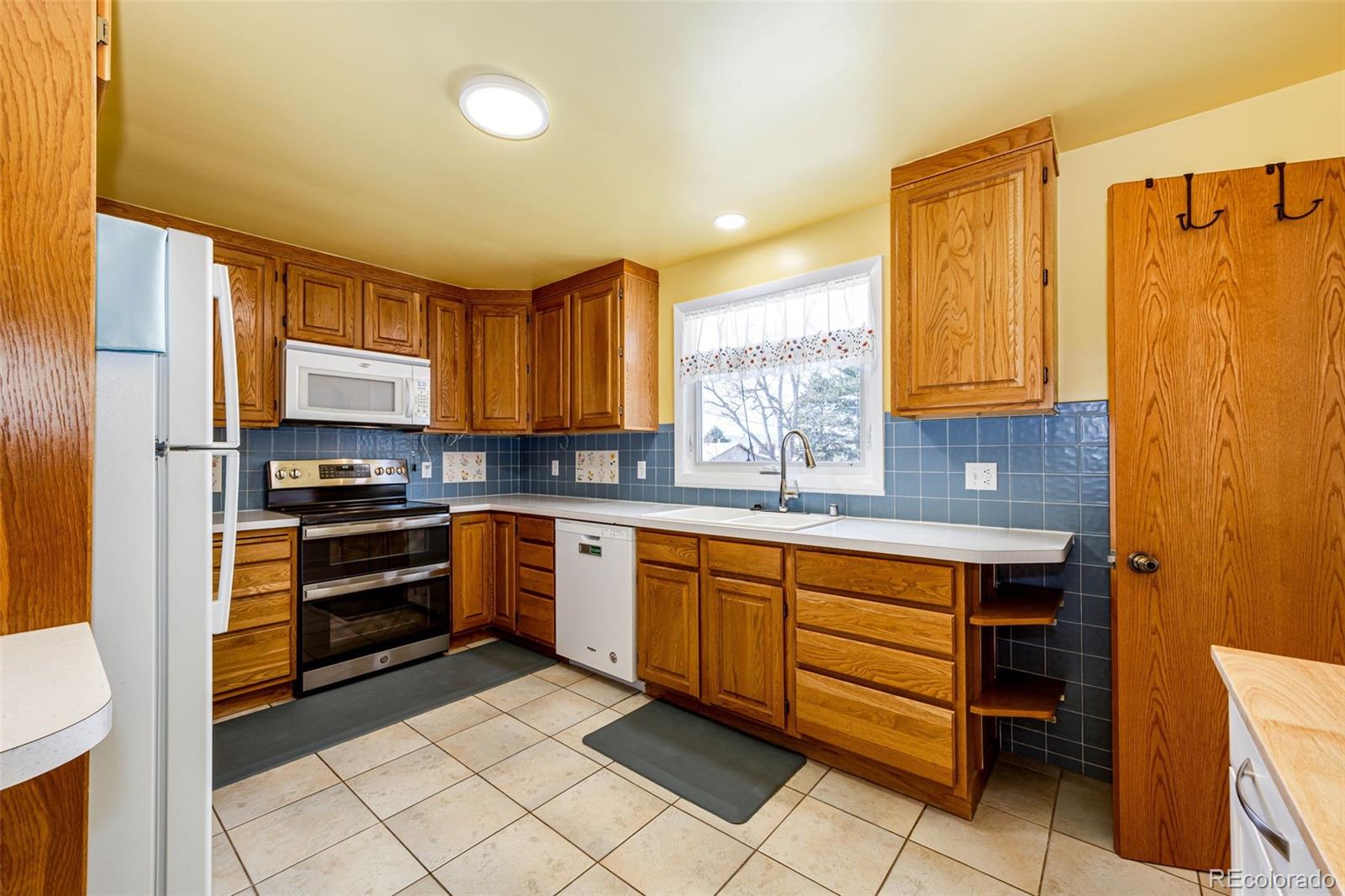 MLS Image #21 for 6123 s datura street,littleton, Colorado