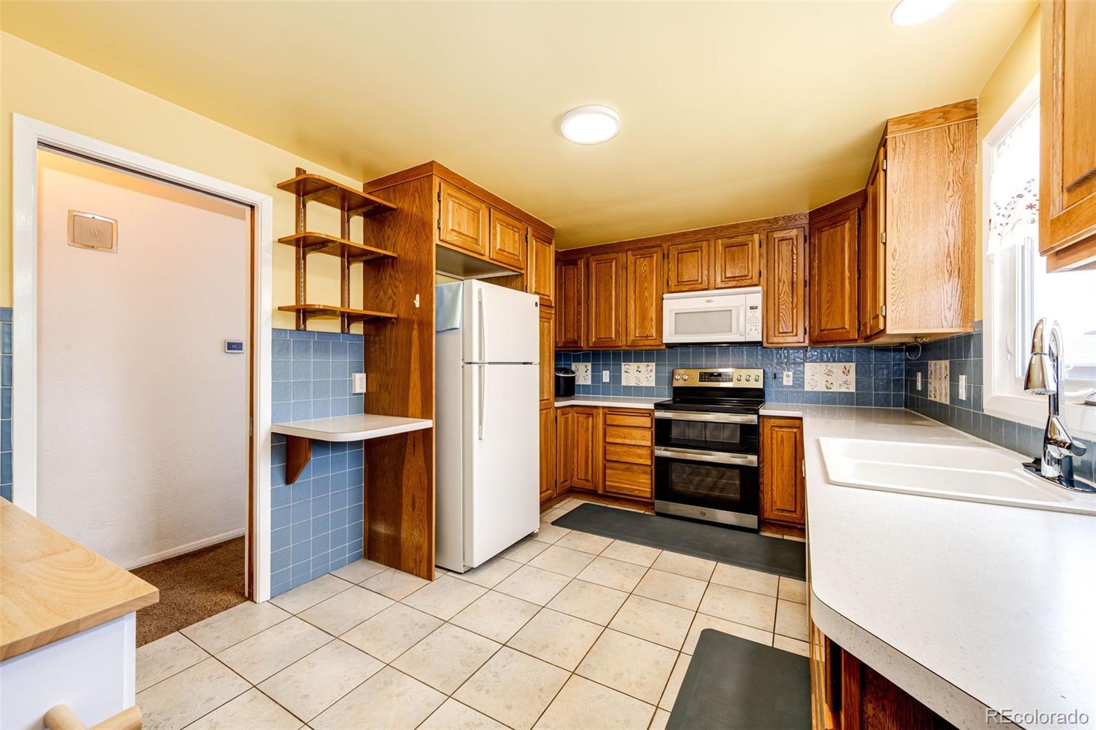 MLS Image #22 for 6123 s datura street,littleton, Colorado
