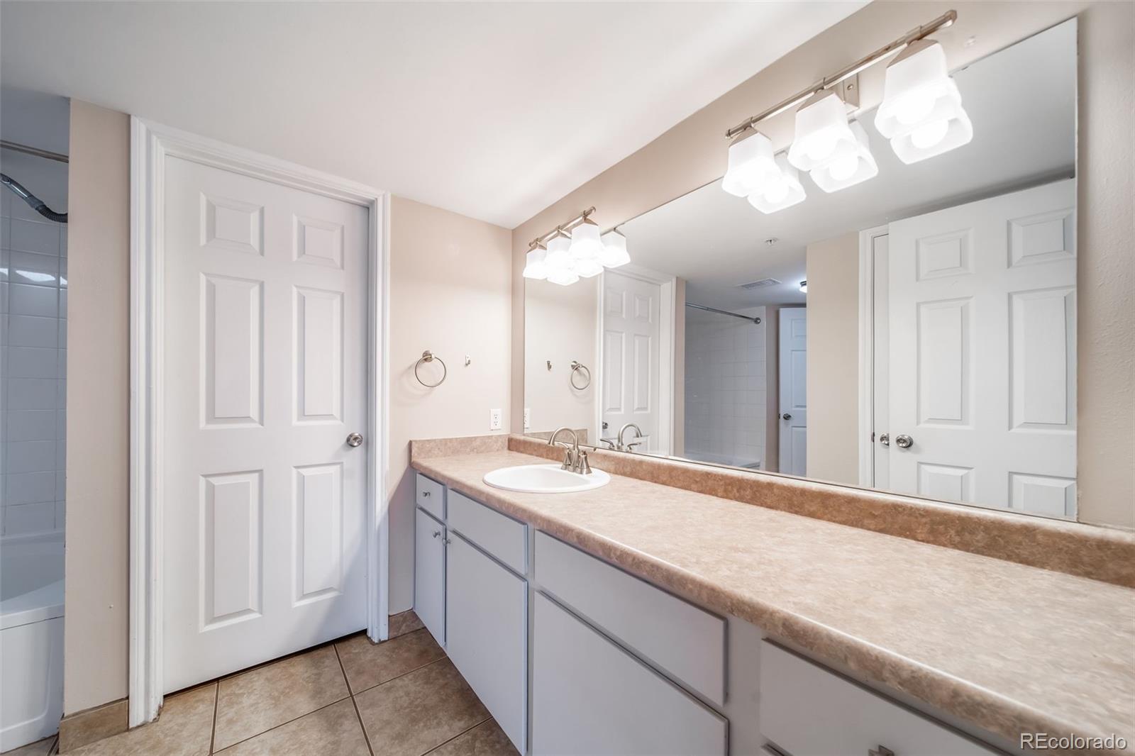 MLS Image #13 for 12935  ironstone way 302,parker, Colorado