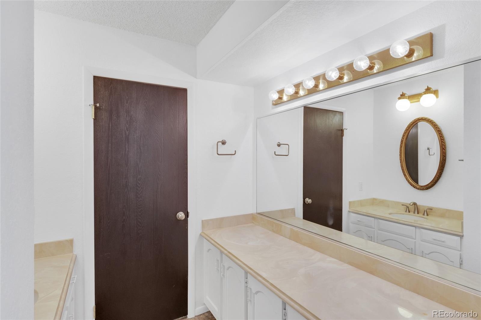 MLS Image #18 for 3703 s mission parkway,aurora, Colorado