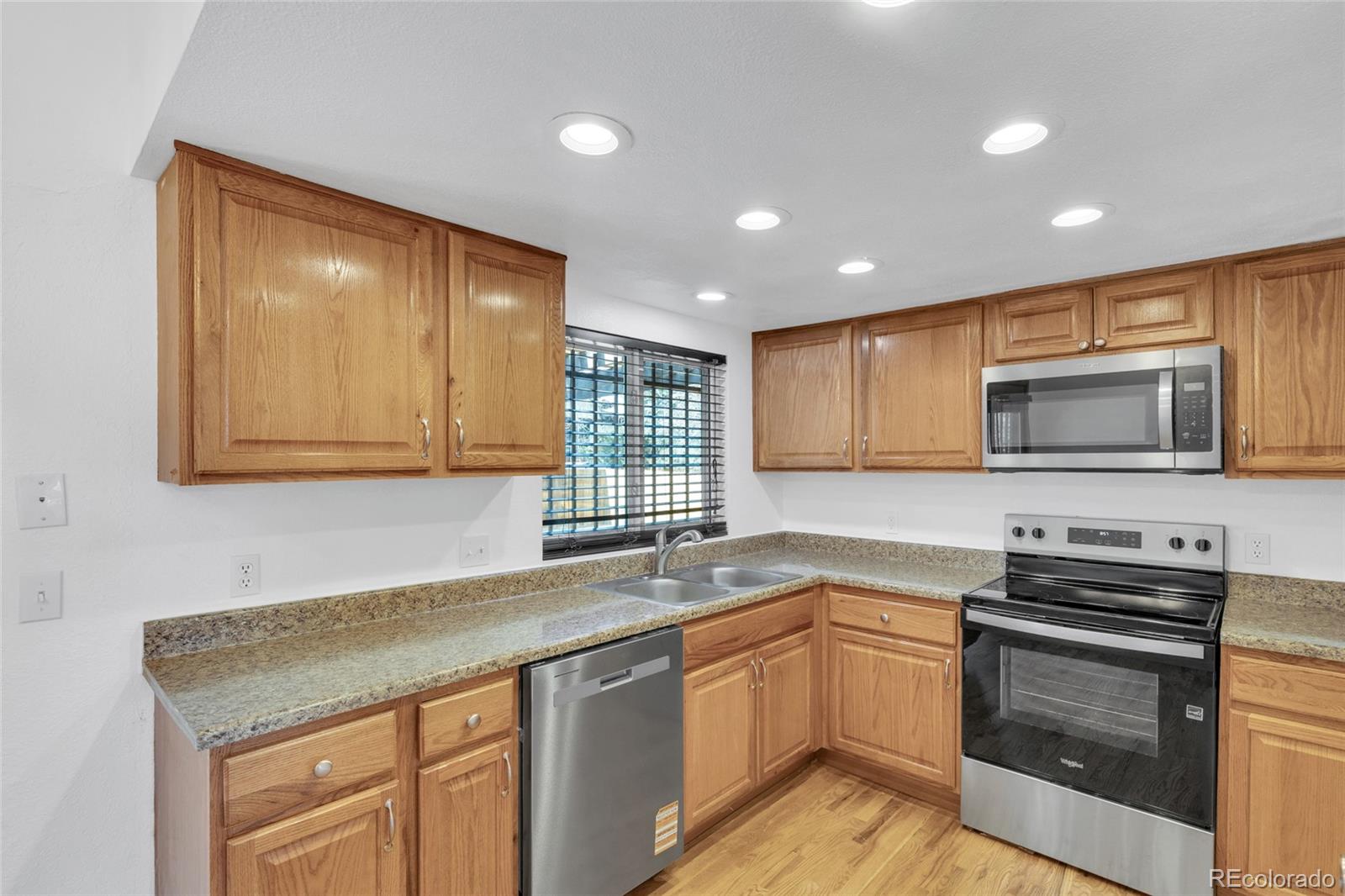 MLS Image #4 for 3703 s mission parkway,aurora, Colorado