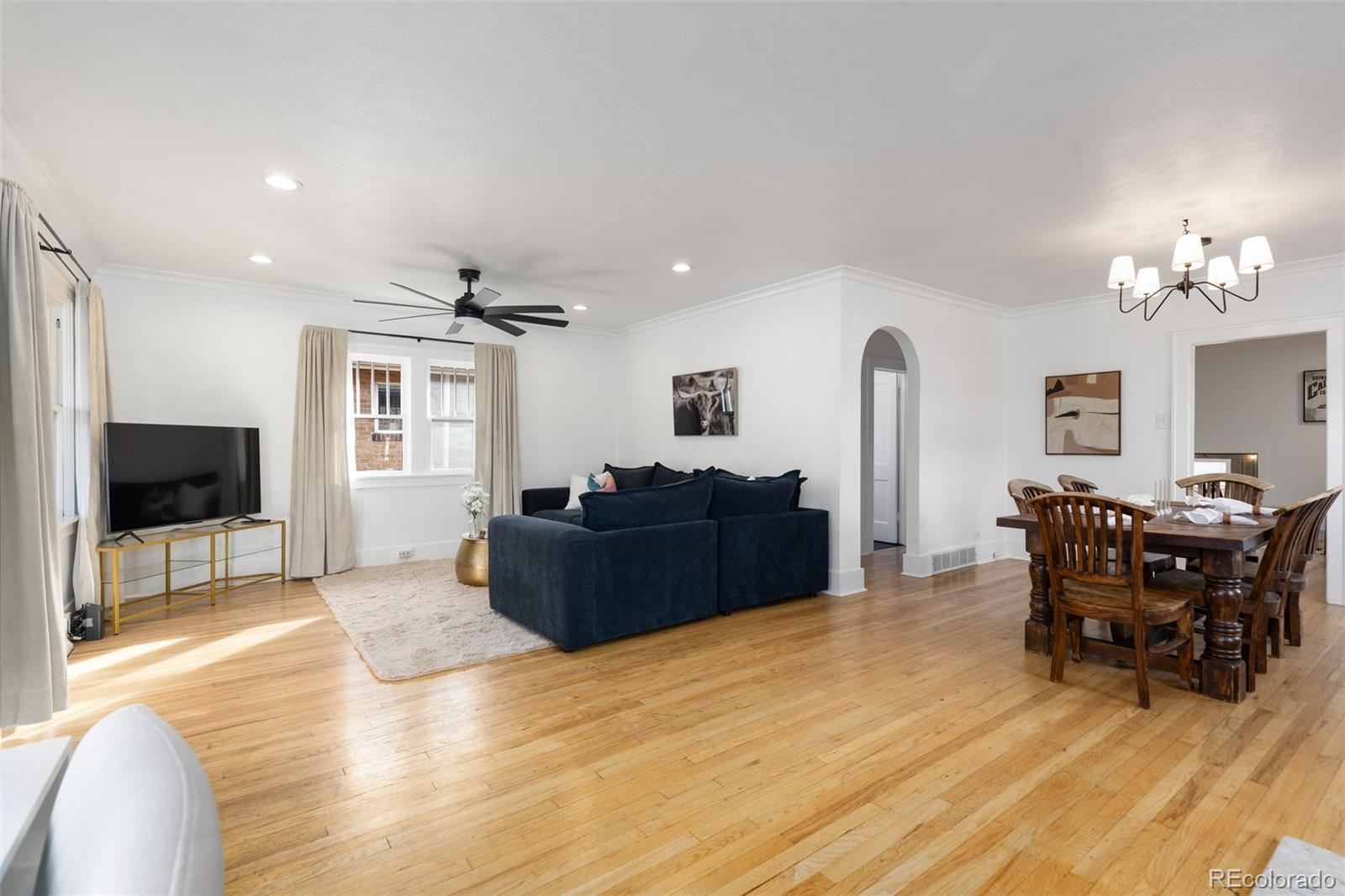 MLS Image #4 for 1901 s clarkson street,denver, Colorado