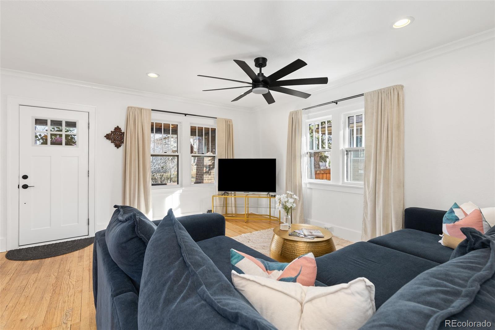 MLS Image #9 for 1901 s clarkson street,denver, Colorado
