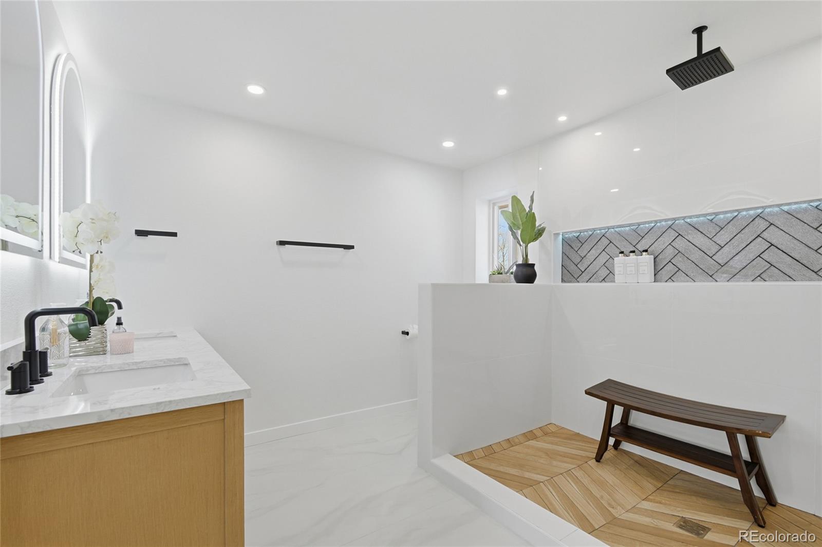 MLS Image #33 for 4184 s syracuse street,denver, Colorado