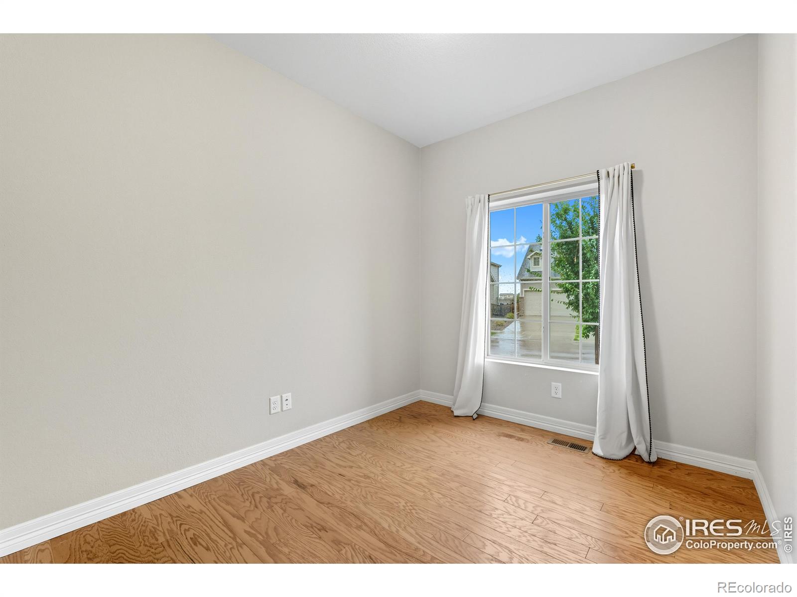 MLS Image #14 for 10008  walden court,commerce city, Colorado