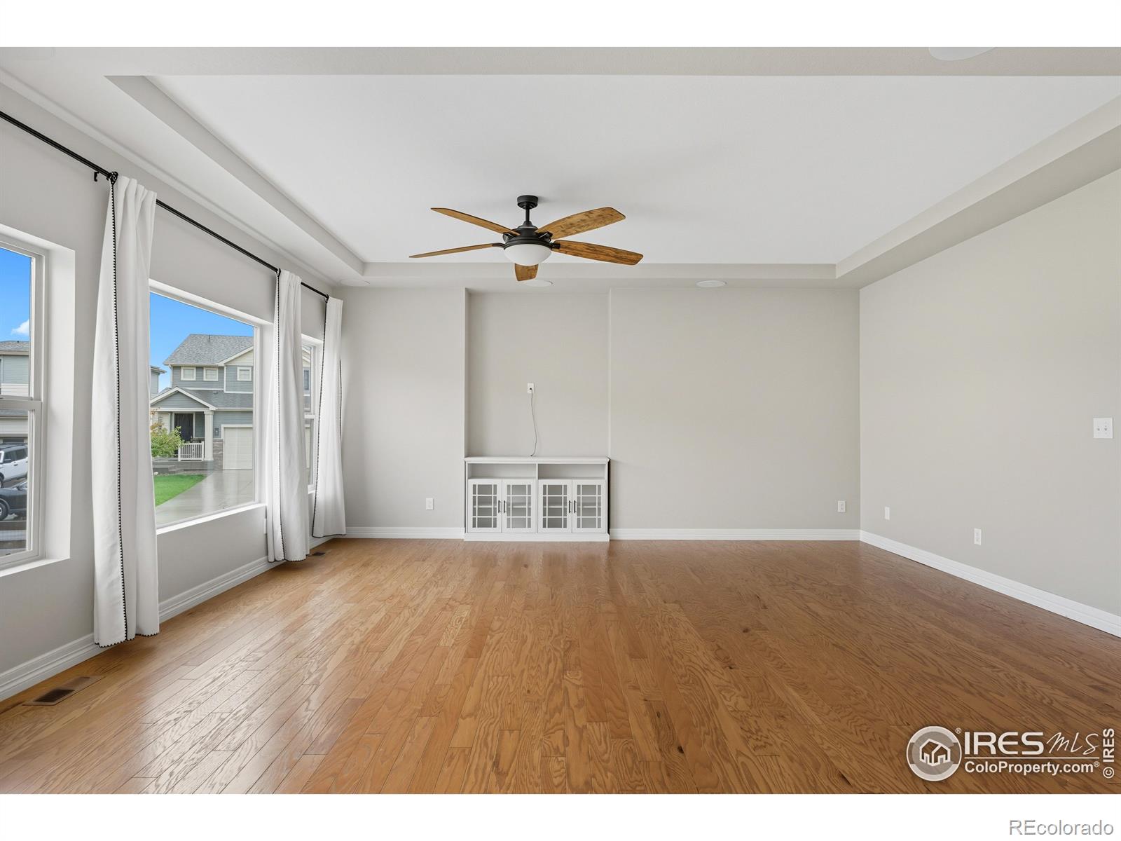 MLS Image #5 for 10008  walden court,commerce city, Colorado