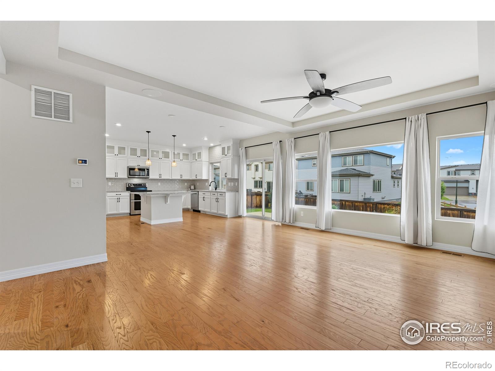 MLS Image #7 for 10008  walden court,commerce city, Colorado