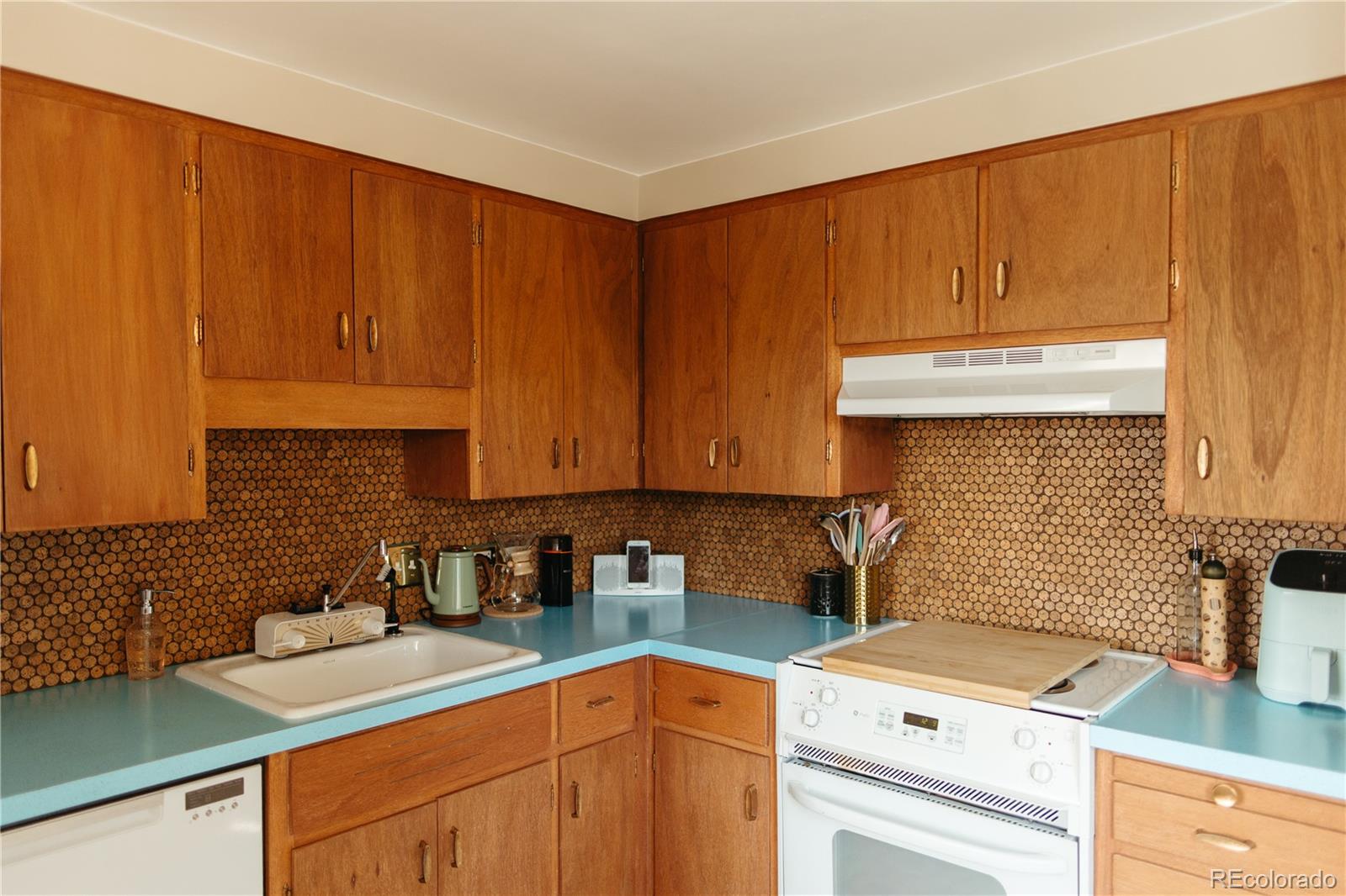 MLS Image #10 for 1090 n lafayette street 504,denver, Colorado