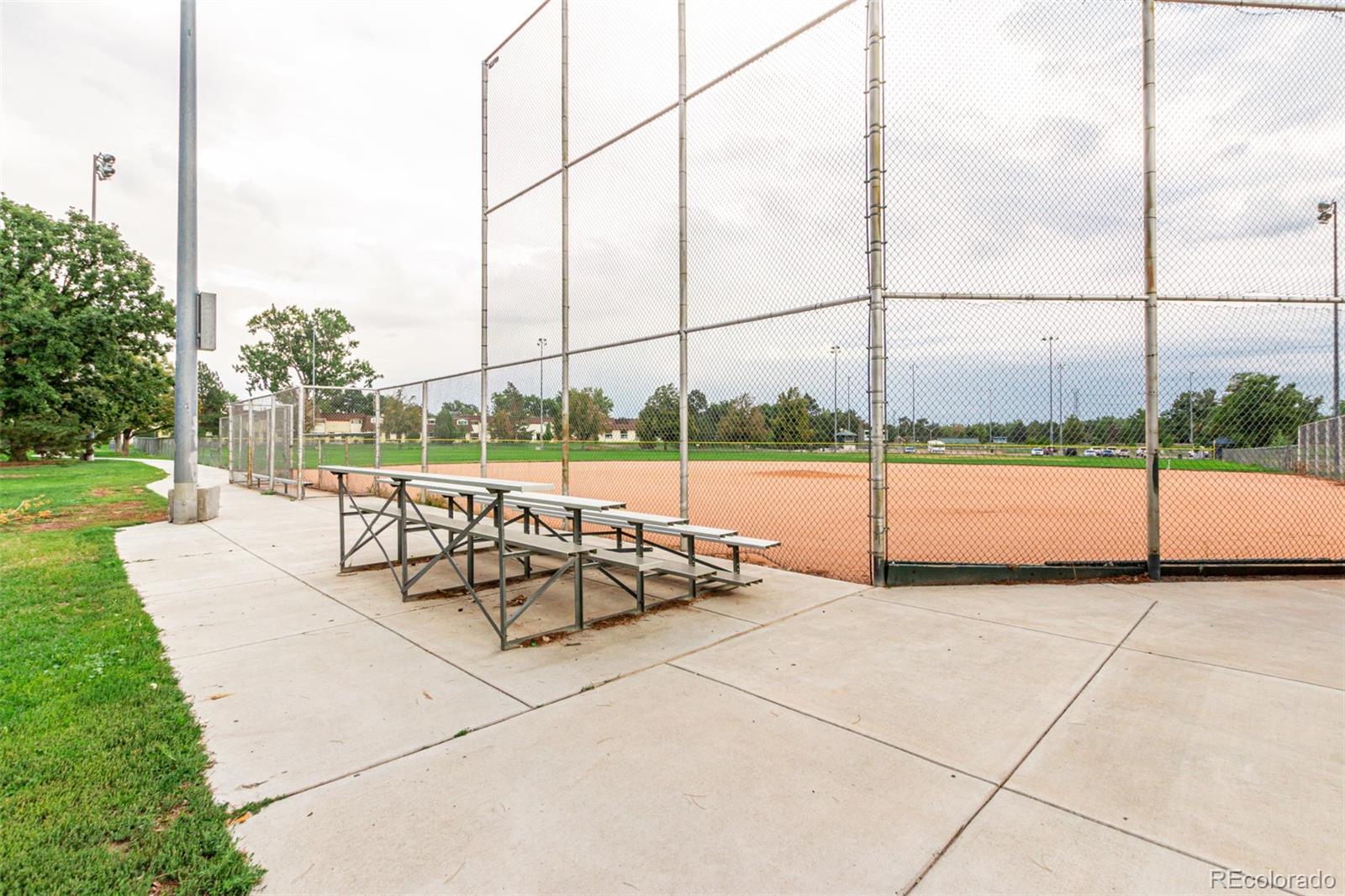 MLS Image #32 for 1025 s krameria street,denver, Colorado