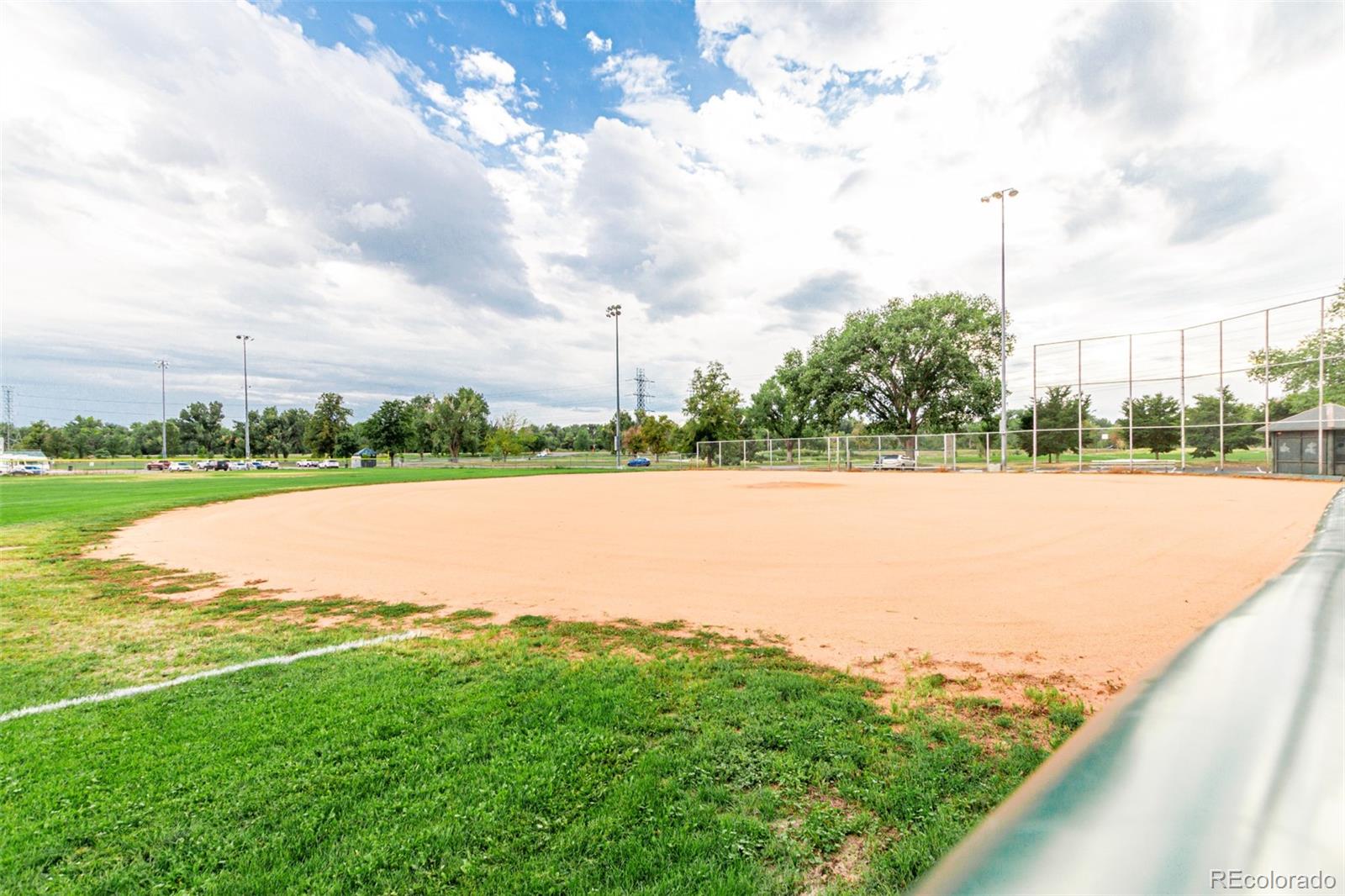 MLS Image #37 for 1025 s krameria street,denver, Colorado