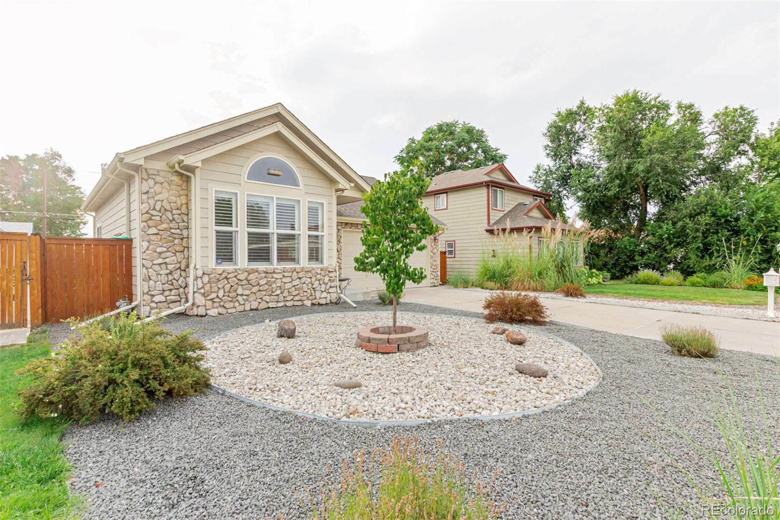 MLS Image #5 for 1025 s krameria street,denver, Colorado