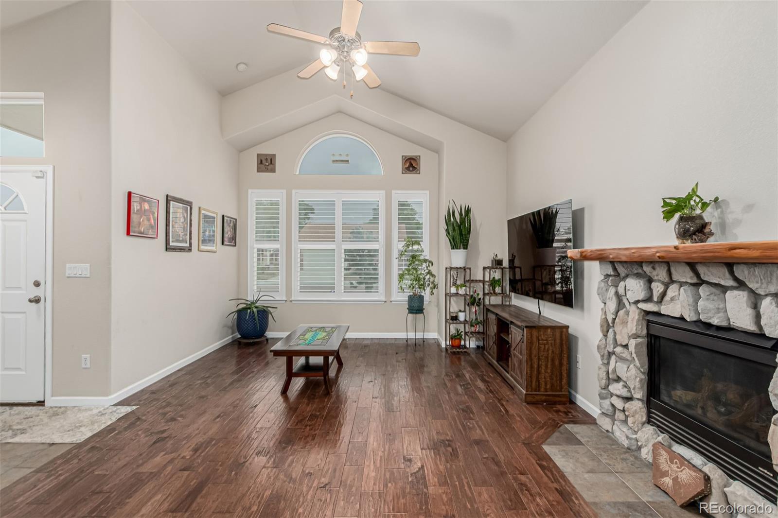 MLS Image #6 for 1025 s krameria street,denver, Colorado