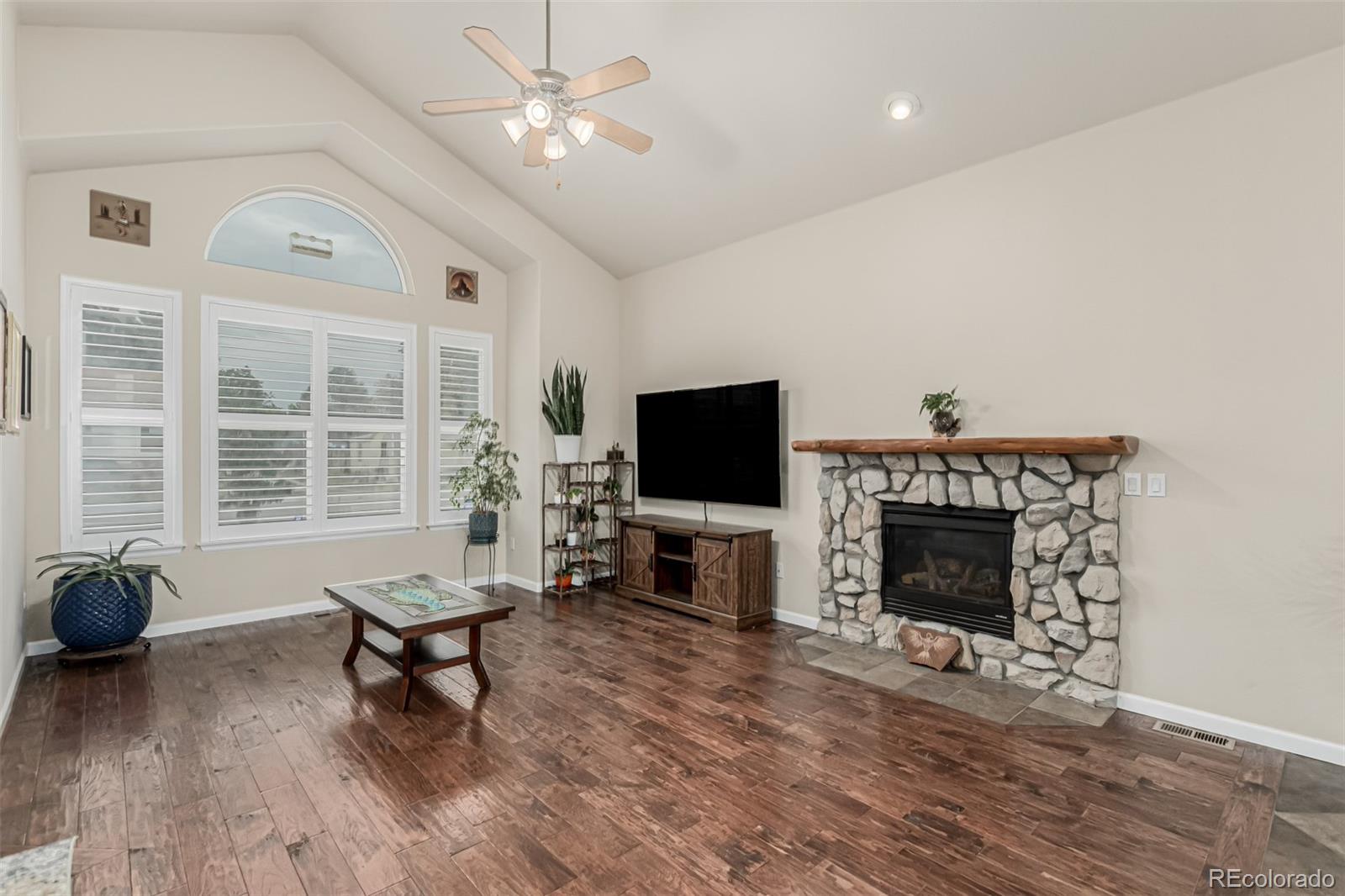 MLS Image #7 for 1025 s krameria street,denver, Colorado