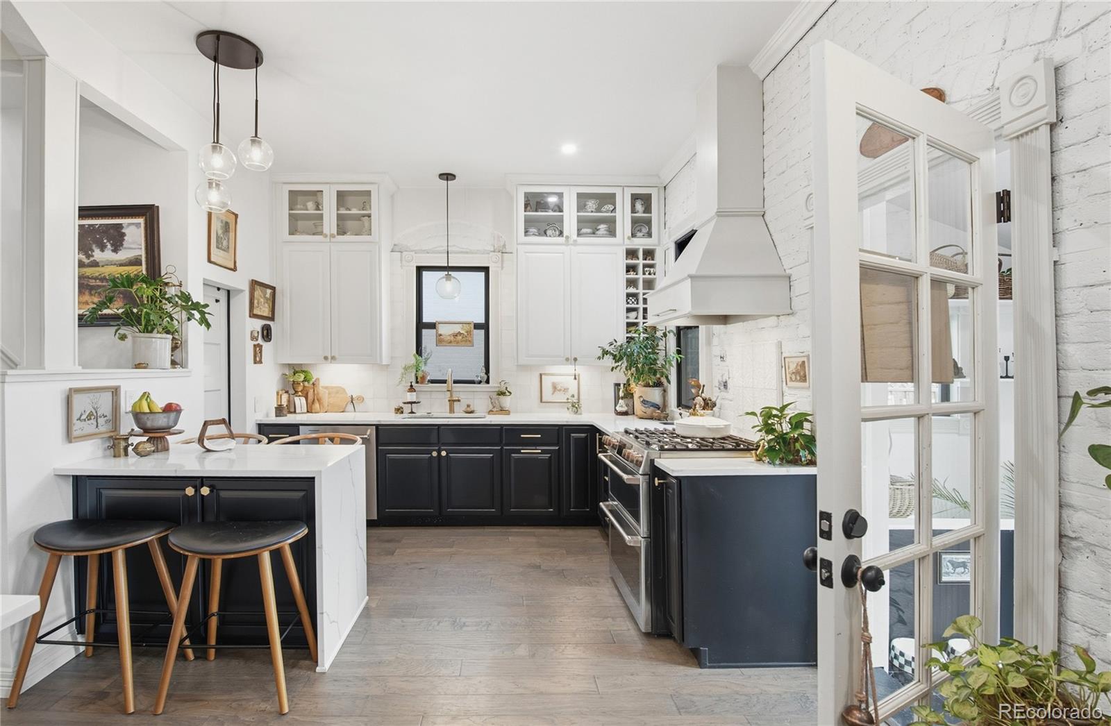 MLS Image #12 for 724 s clarkson street,denver, Colorado
