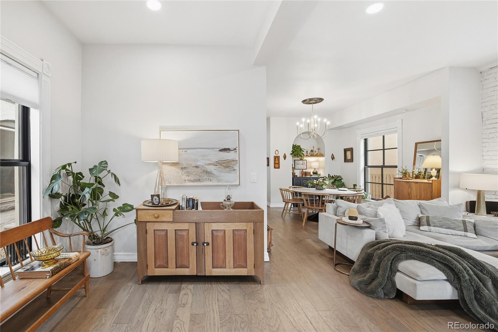MLS Image #2 for 724 s clarkson street,denver, Colorado