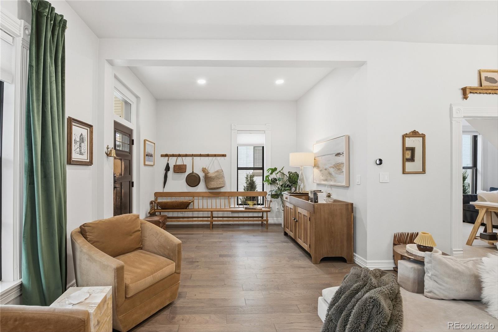 MLS Image #4 for 724 s clarkson street,denver, Colorado