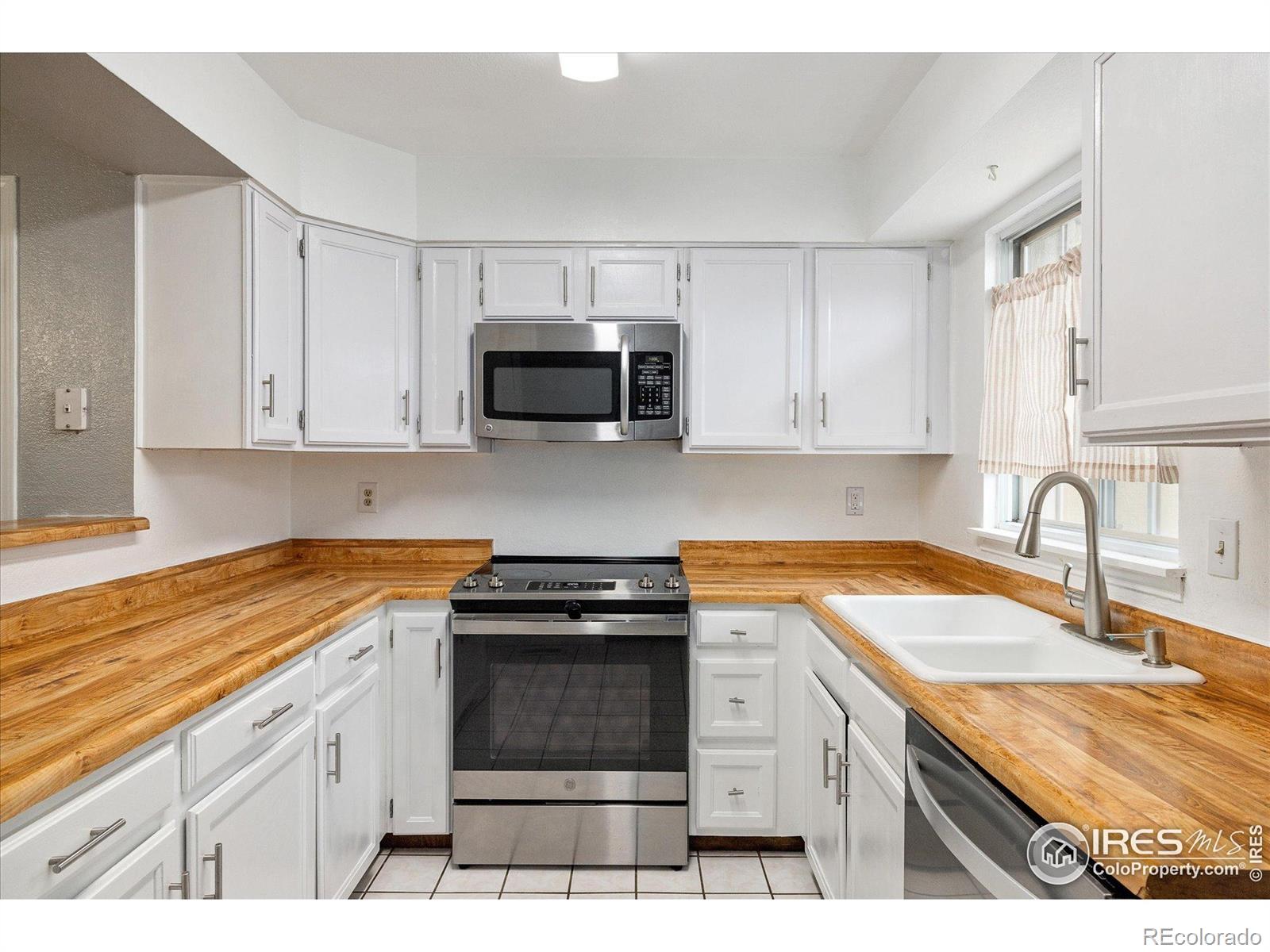 MLS Image #8 for 11951 e kepner drive,aurora, Colorado