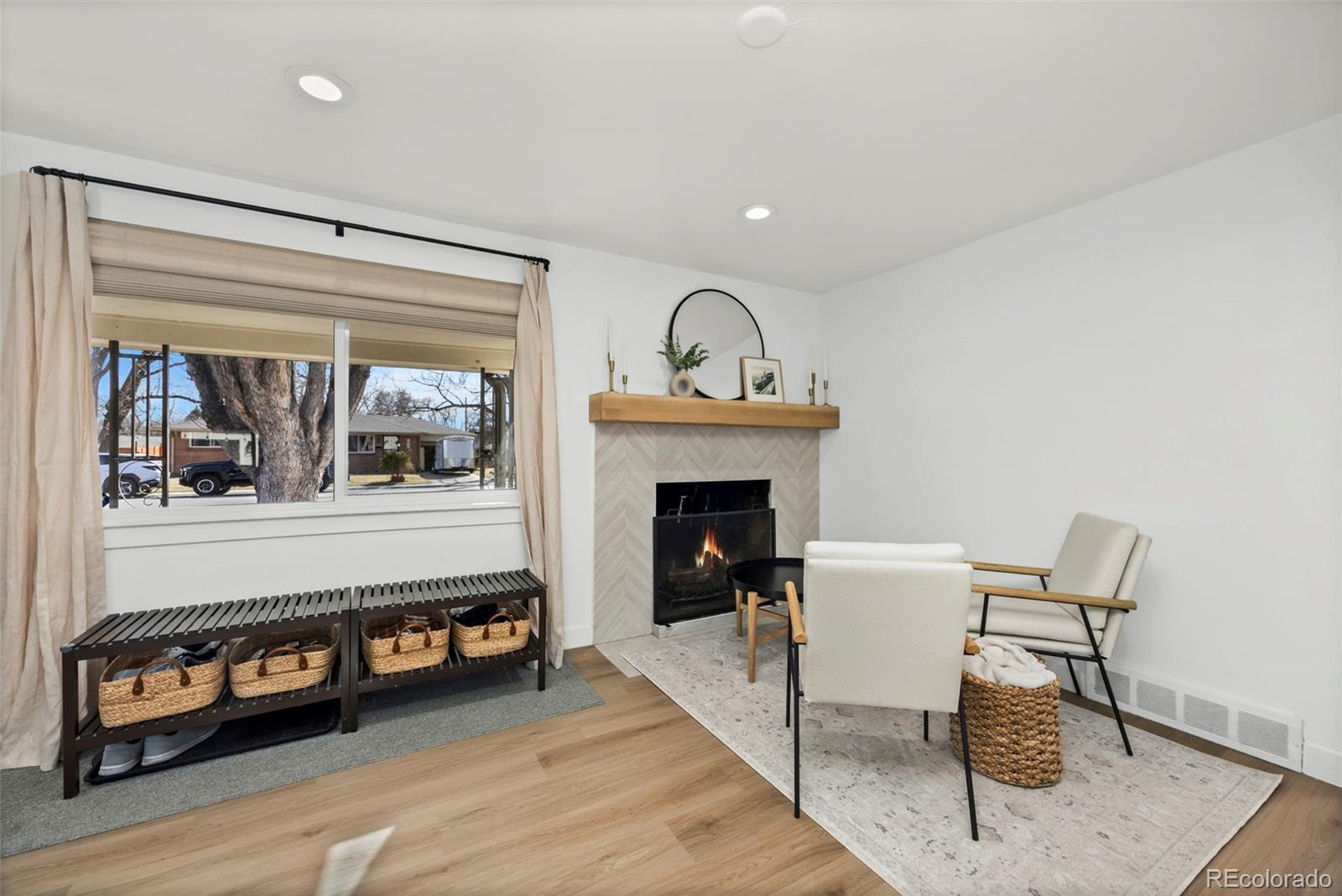 MLS Image #3 for 3509 w alamo place,littleton, Colorado