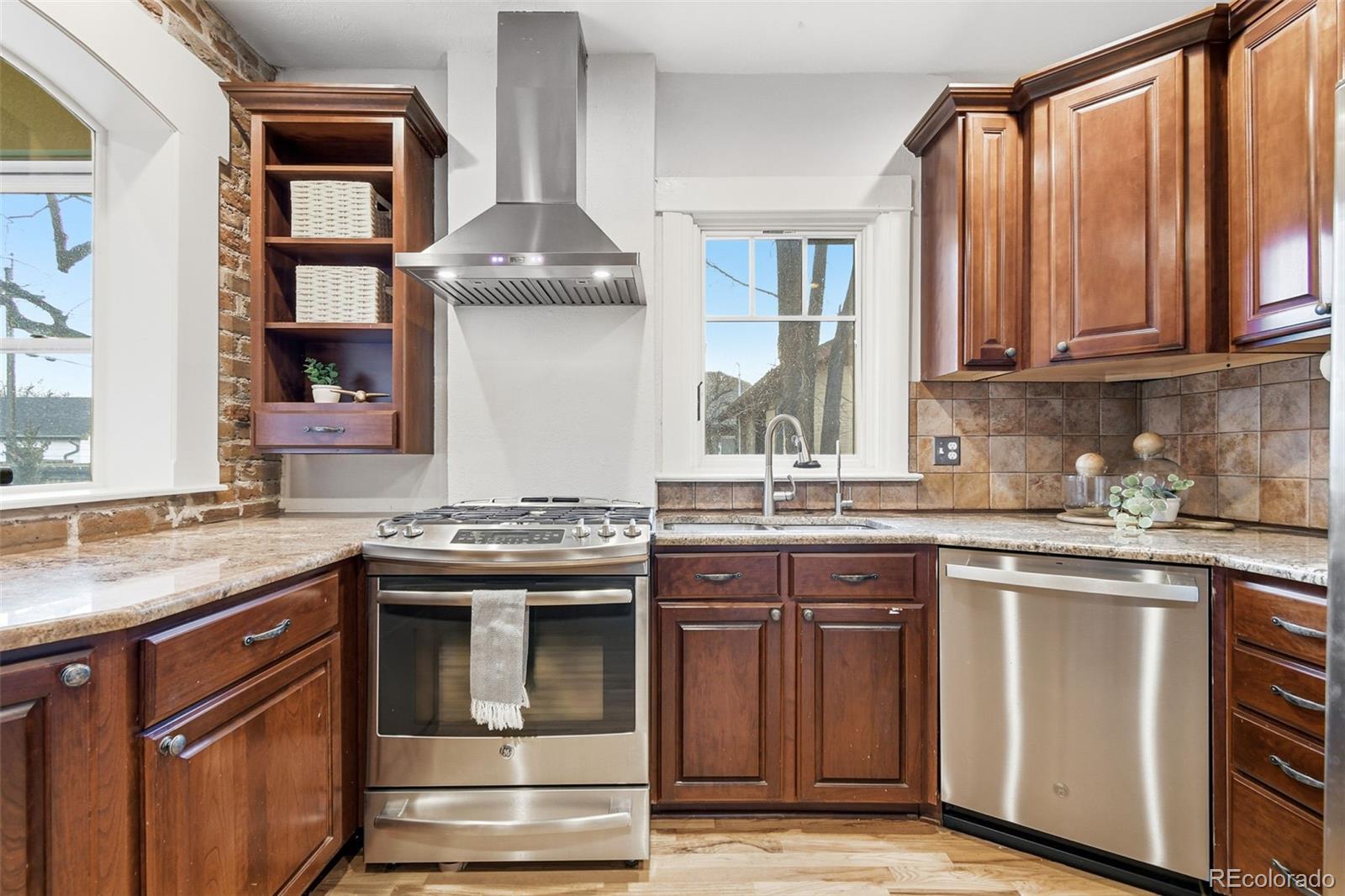 MLS Image #10 for 1318 s york street,denver, Colorado